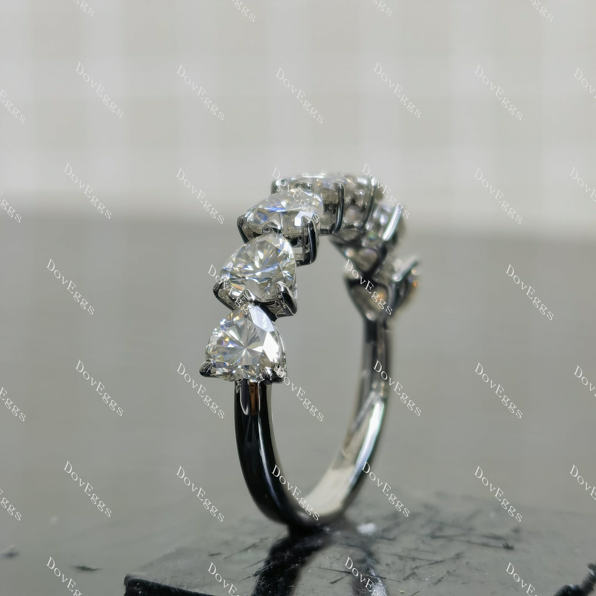 (size 8.5) Doveggs sterling silver 3.5cttw heart moissanite wedding band