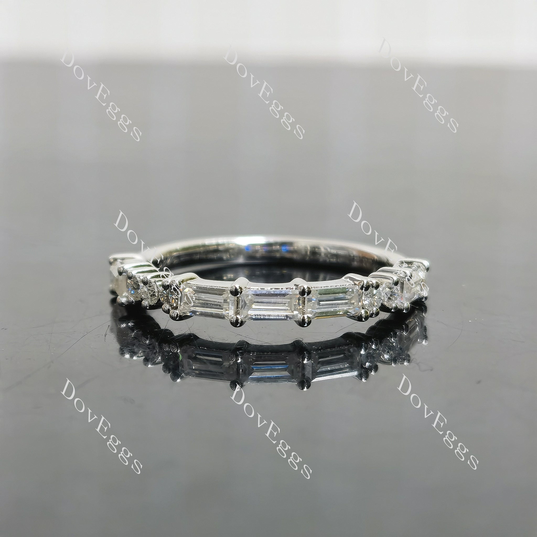 (size 7) Doveggs sterling silver round baguette wedding band