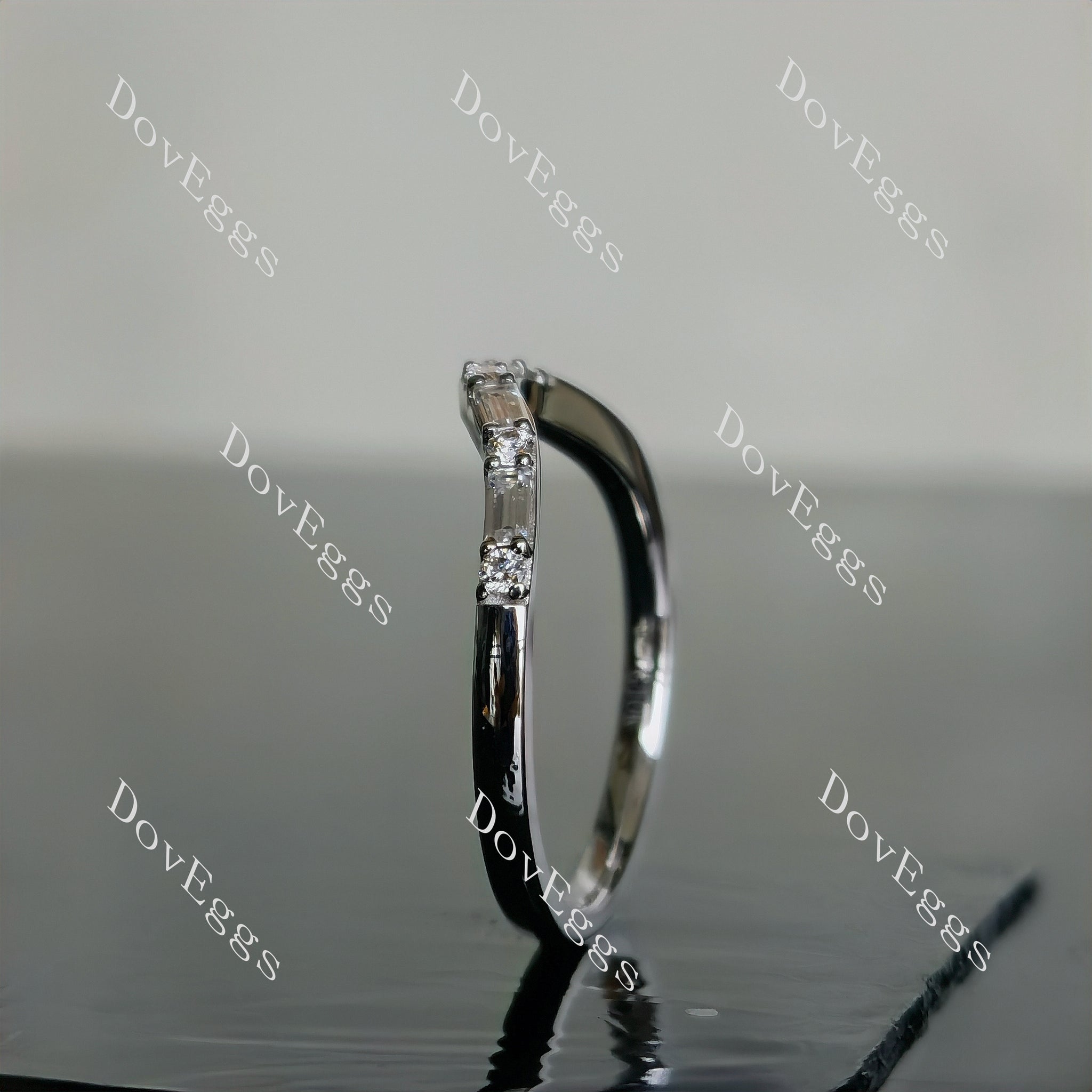 Doveggs baguette round moissanite/lab grown diamond wedding band-1.5mm band width