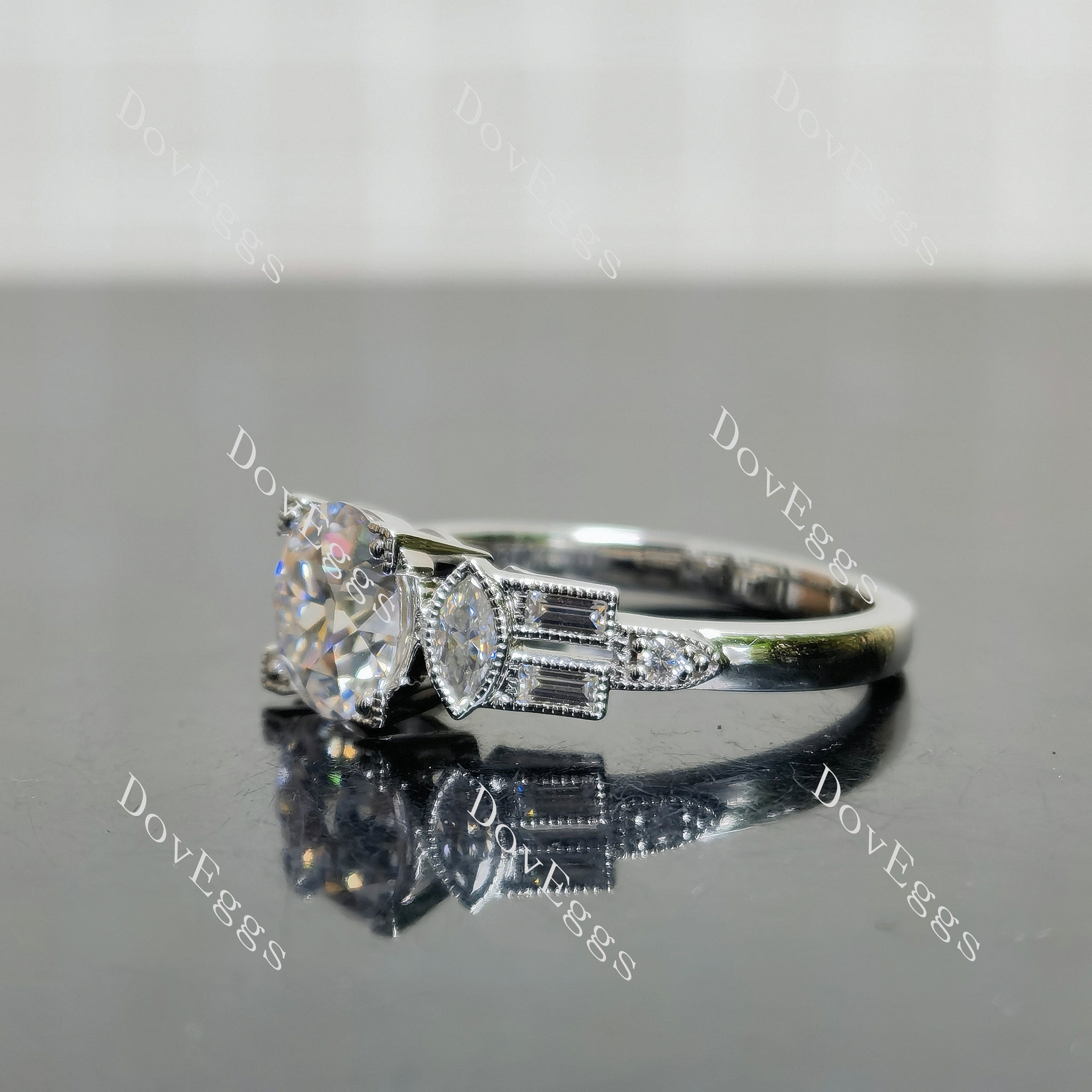 Doveggs round vintage delicate side stones moissanite bridal set (2 rings)