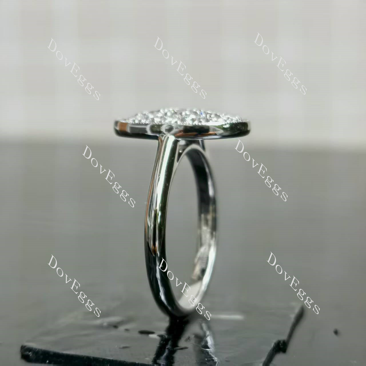 (size 7.5) Doveggs 10K white gold round lab grown diamond ring