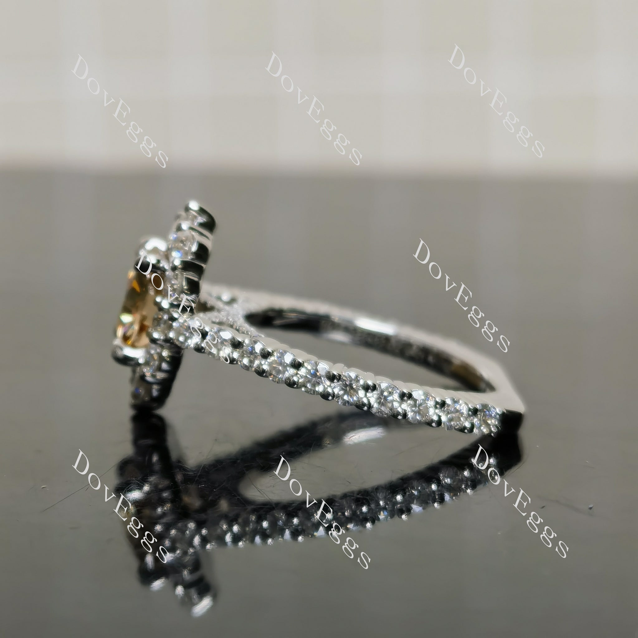 (size 7) Doveggs sterling silver cushion moissanite ring