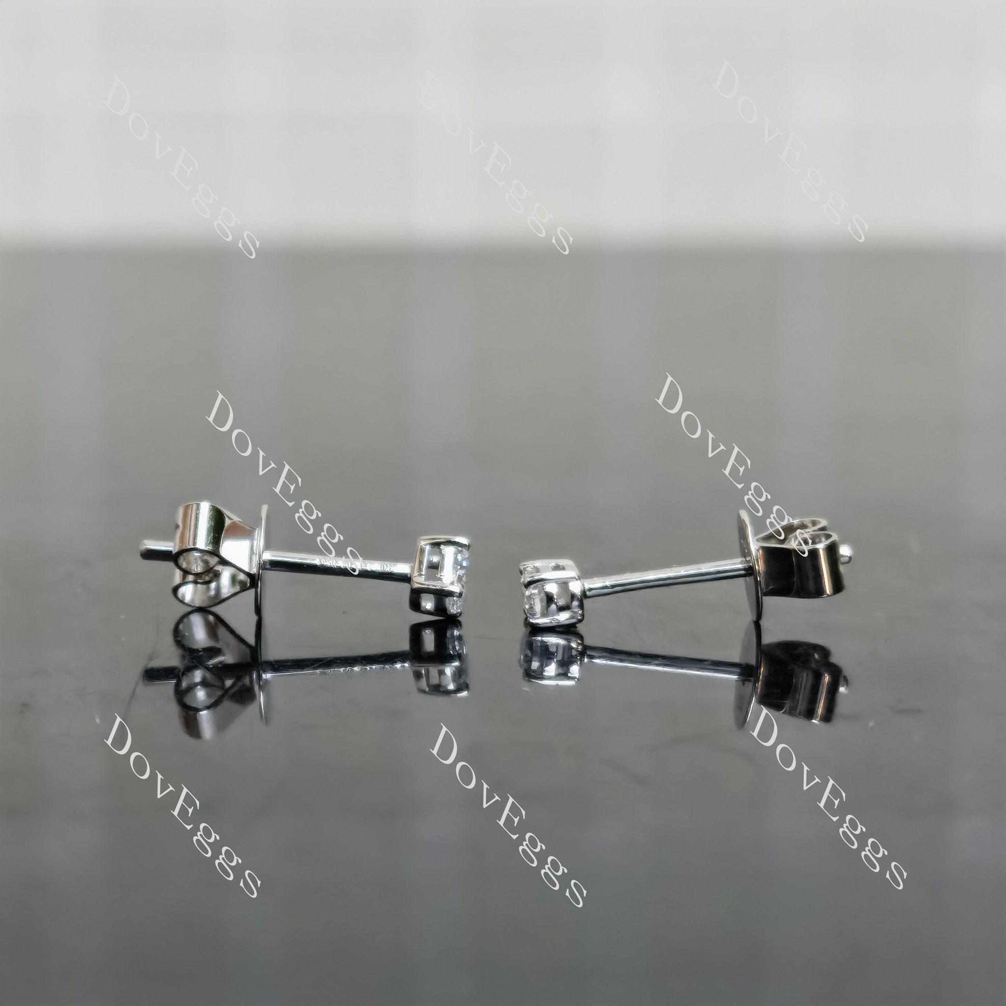 Doveggs pear/oval moissanite/lab grown diamond accnets earrings