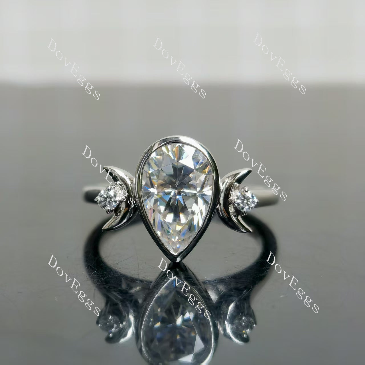 (size 8) Doveggs sterling silver 4ct pear moissanite engagement ring