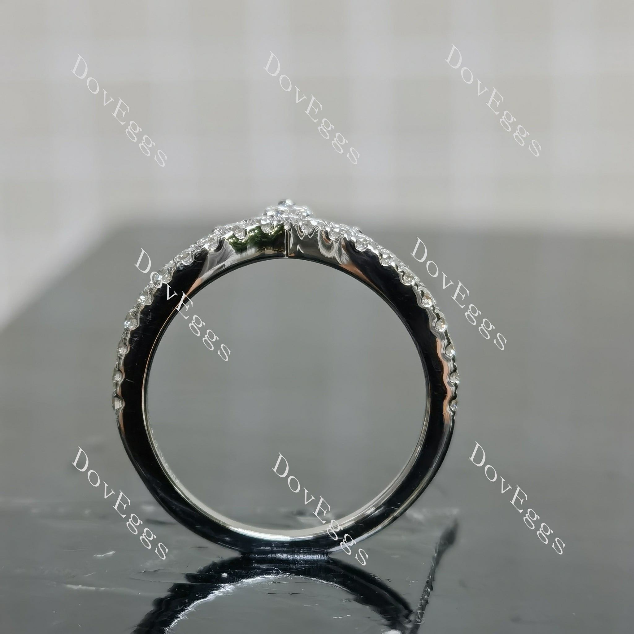 (size 5.5) Doveggs sterling silver round moissanite wedding band