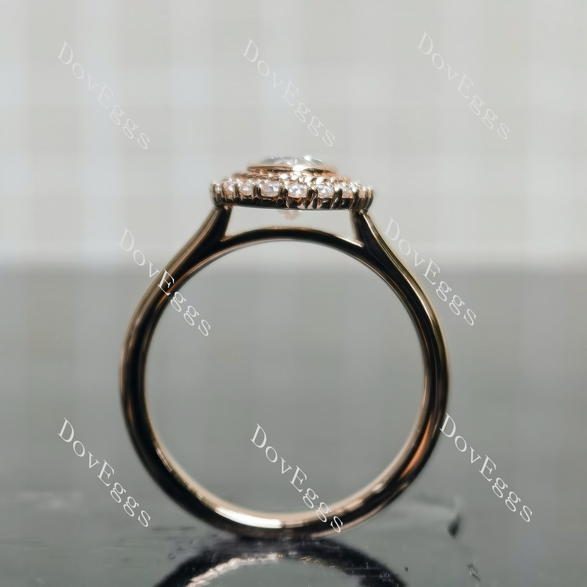 Doveggs oval bezel halo moissanite engagement ring