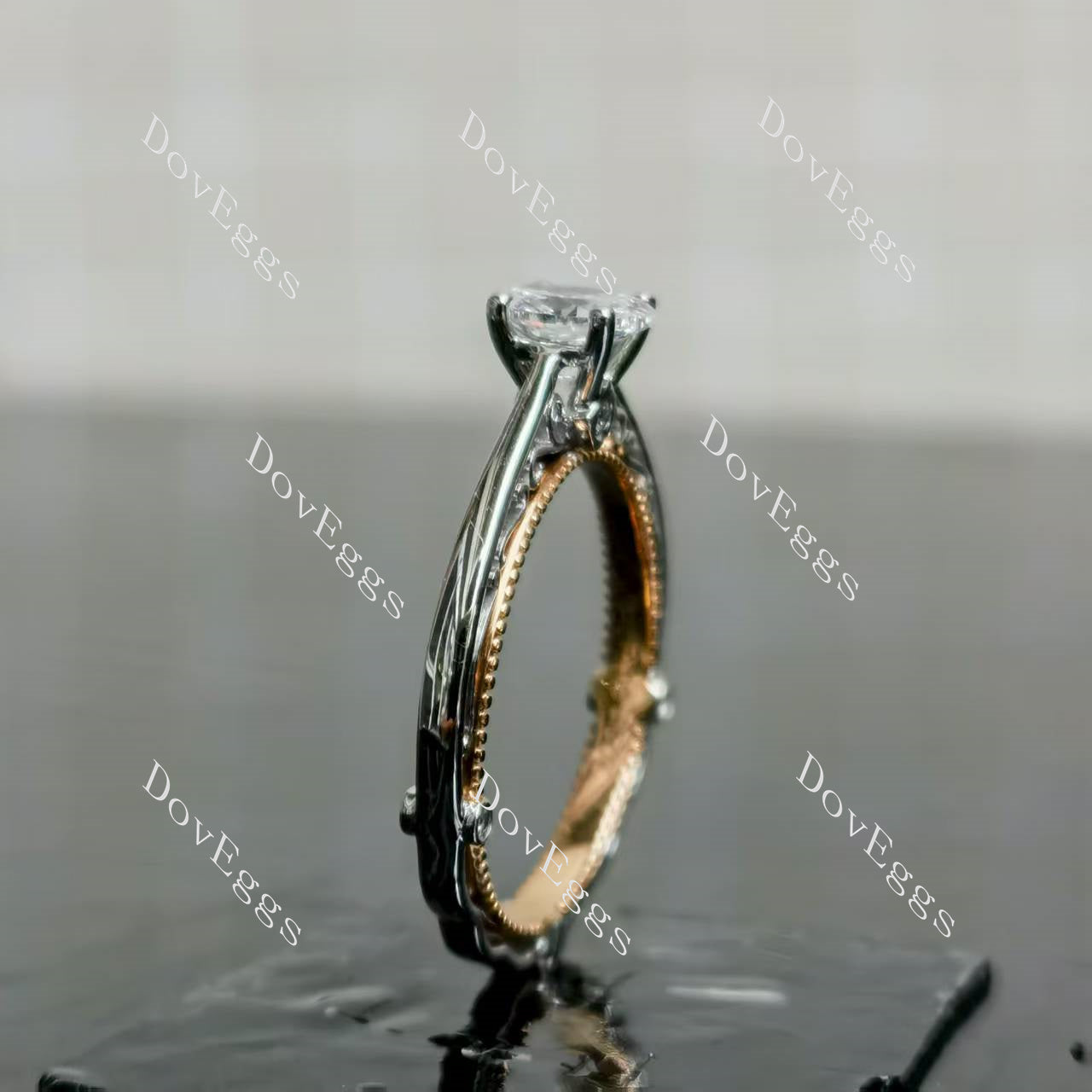 (size 6) Doveggs 18K white gold & rose gold 0.5ct oval lab grown diamond engagement ring