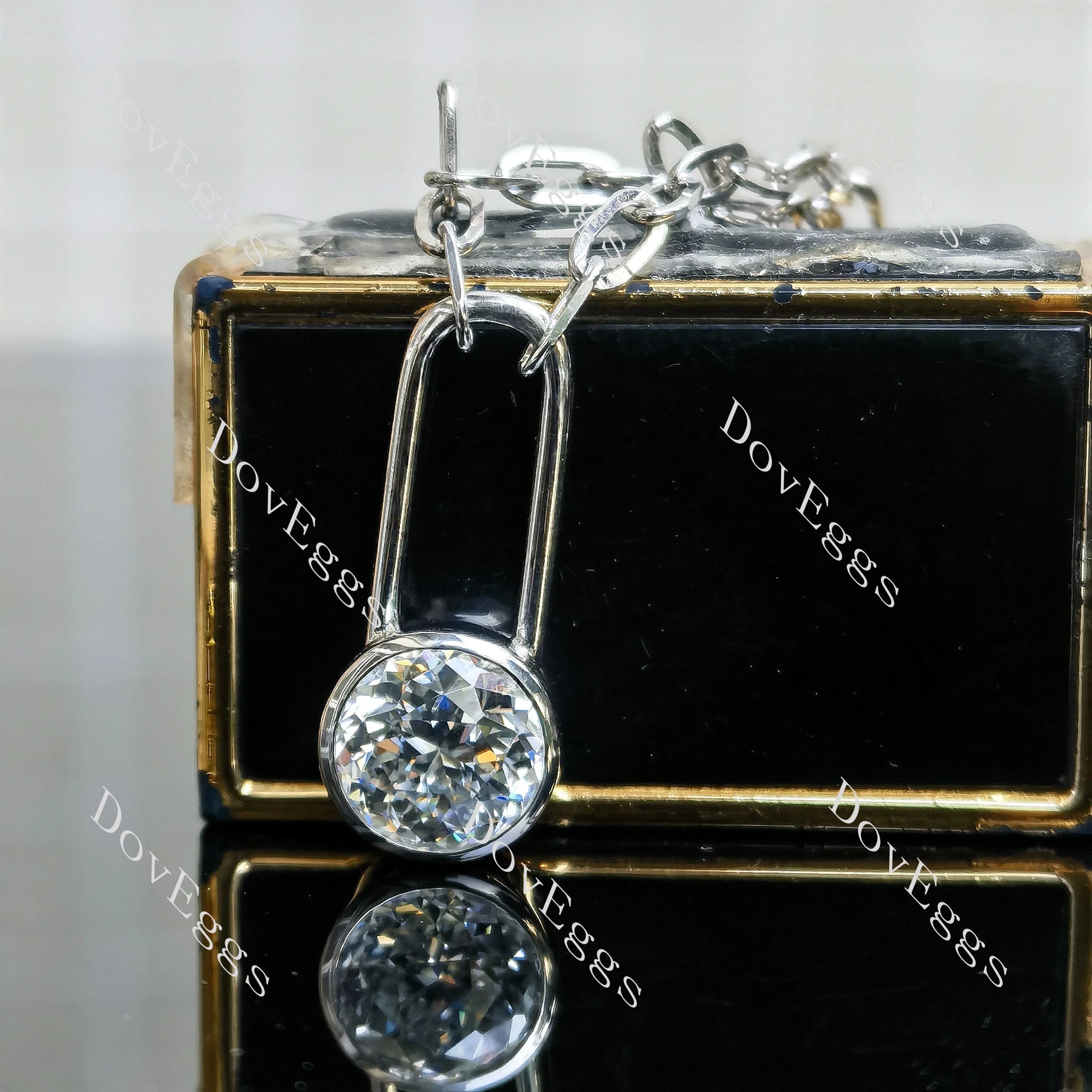 Round bezel solitaire moissnaite pendant necklace with chain main view| Doveggs
