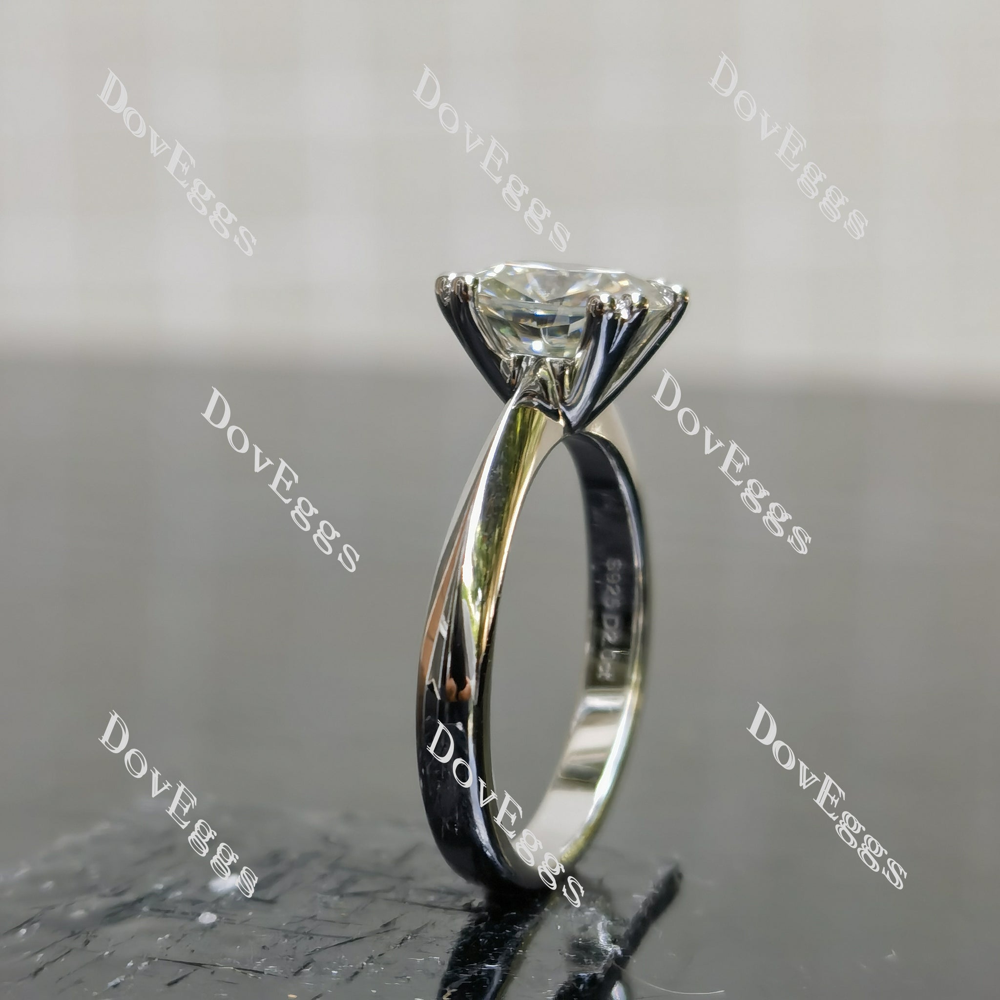 (size 6) Doveggs sterling silver 2ct GHI color elongated cushion moissanite engagement ring