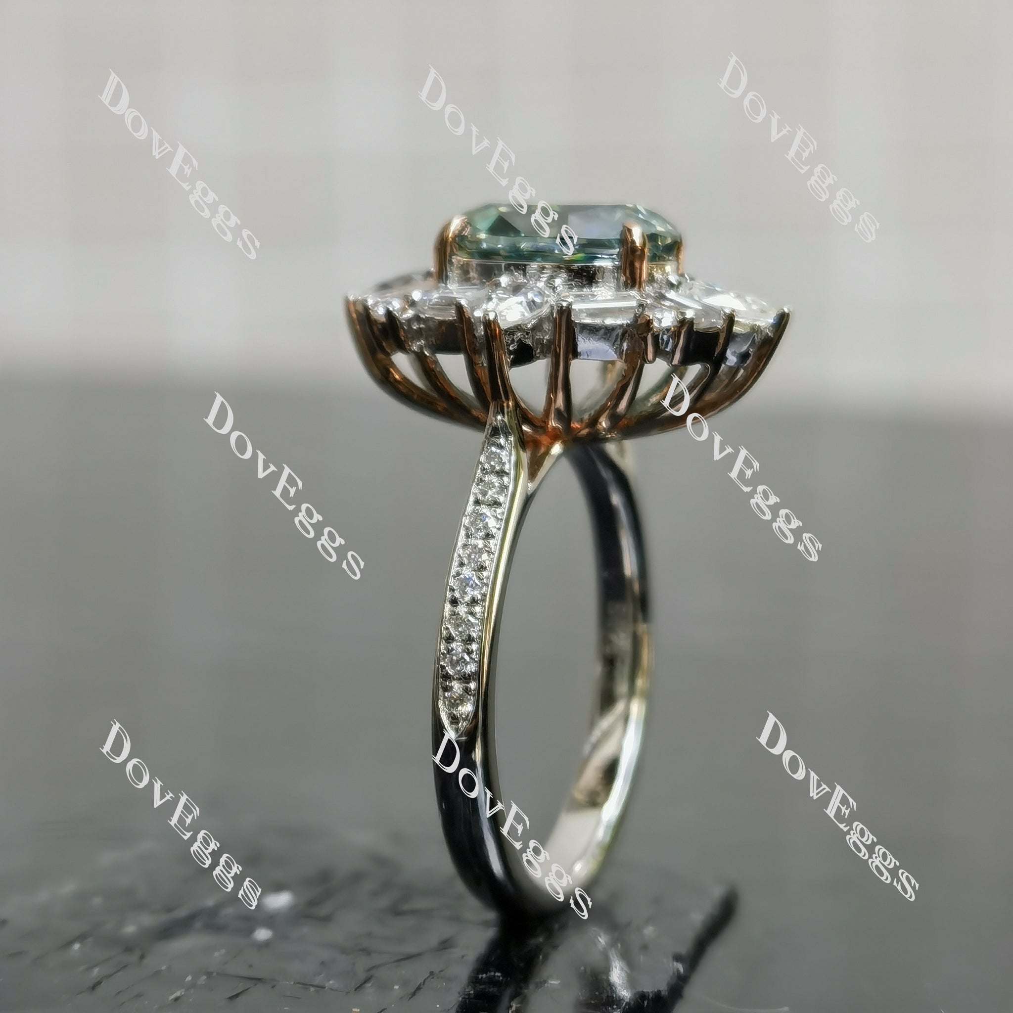 (size 6) Doveggs 2ct oval peacock blue moissanite engagement SS ring