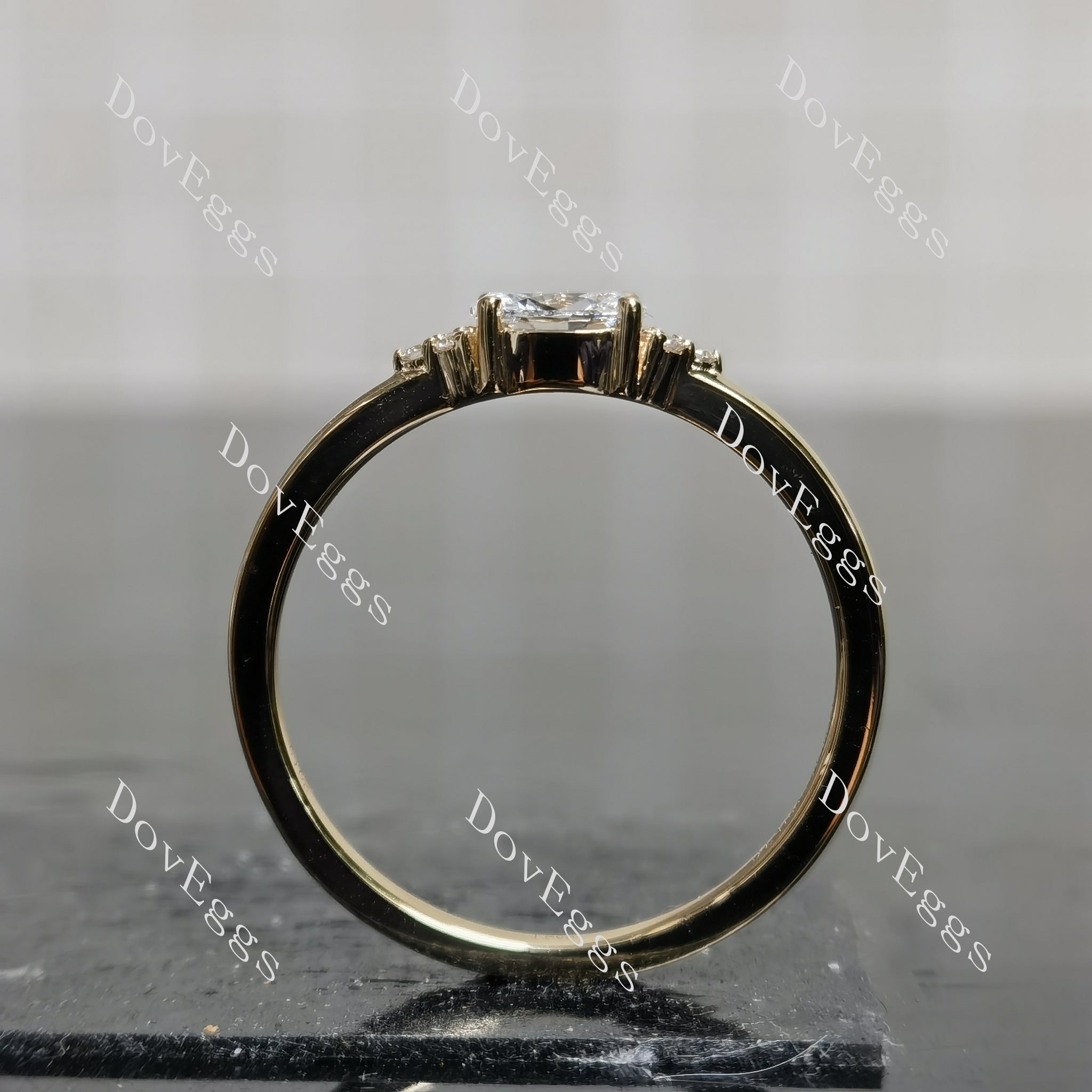Custom design moissanite engagement ring| Doveggs