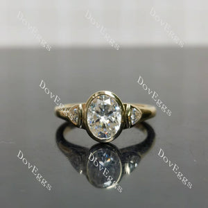 Oval bezel three stones moissanite engagement ring| Doveggs