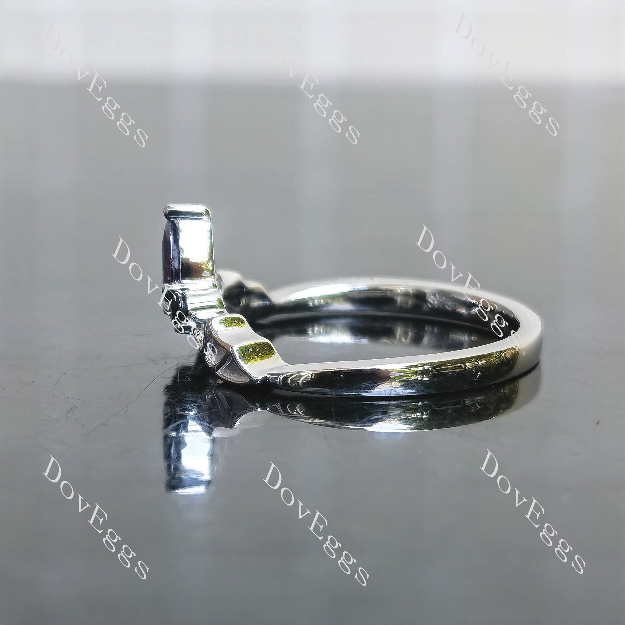 Doveggs sterling silver wedding band