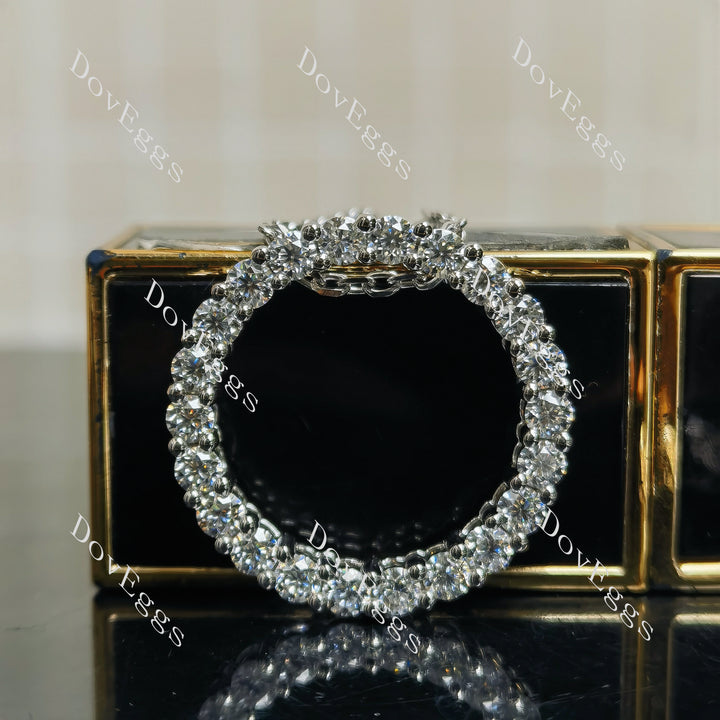 Round moissanite circle shape pendant necklace main view| Doveggs