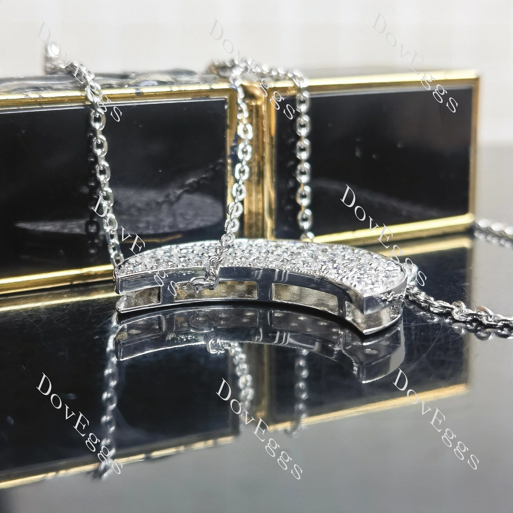 Round moissanite moon shape pendant necklace| Doveggs