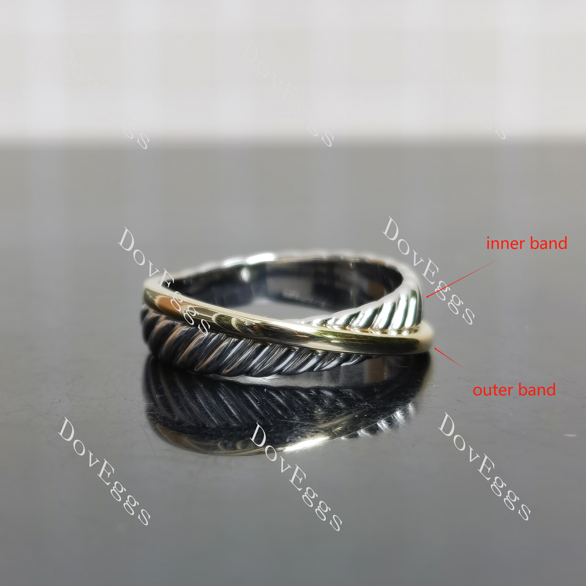 Doveggs two-tone plain wedding band