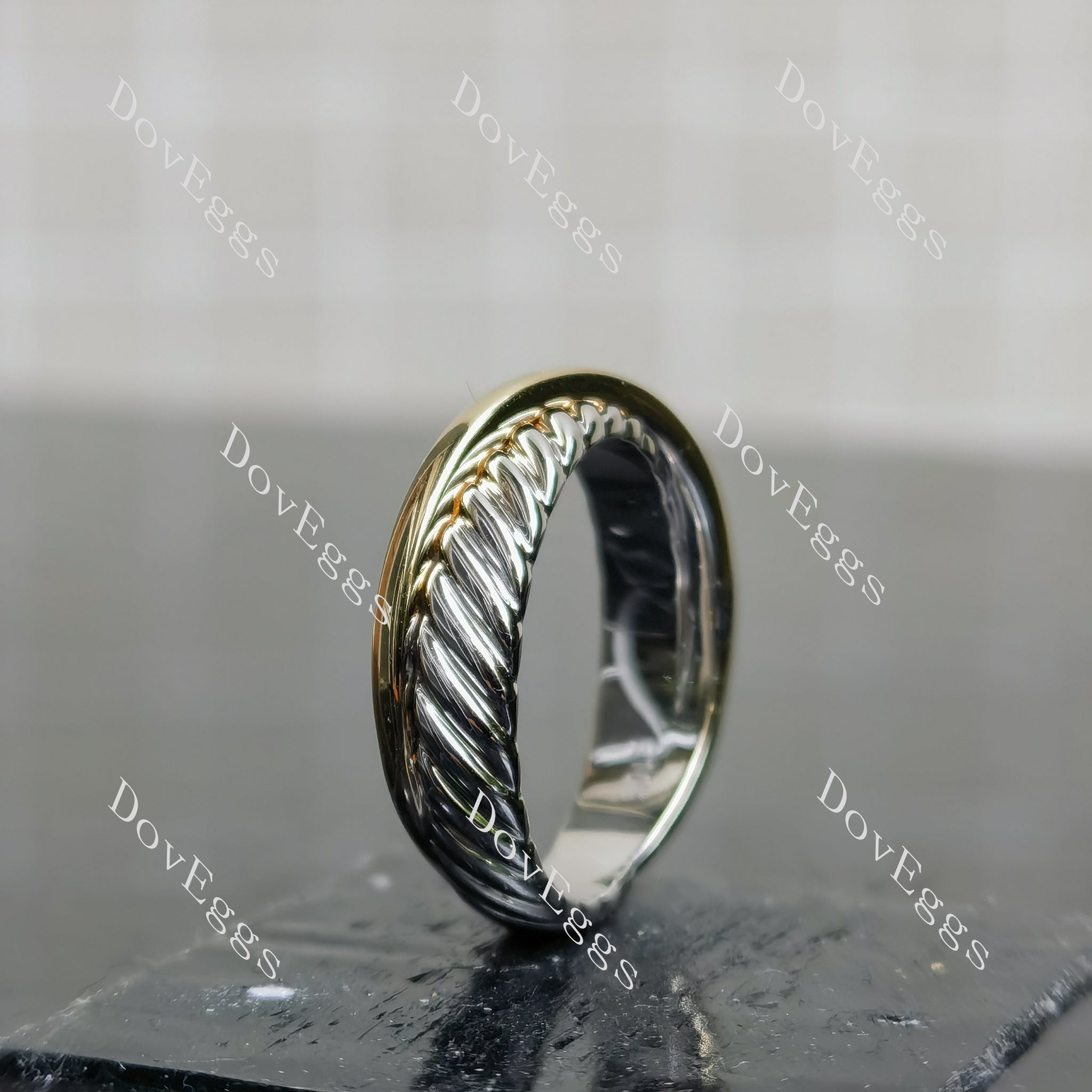 Art deco two-tone plain wedding band side view|Doveggs