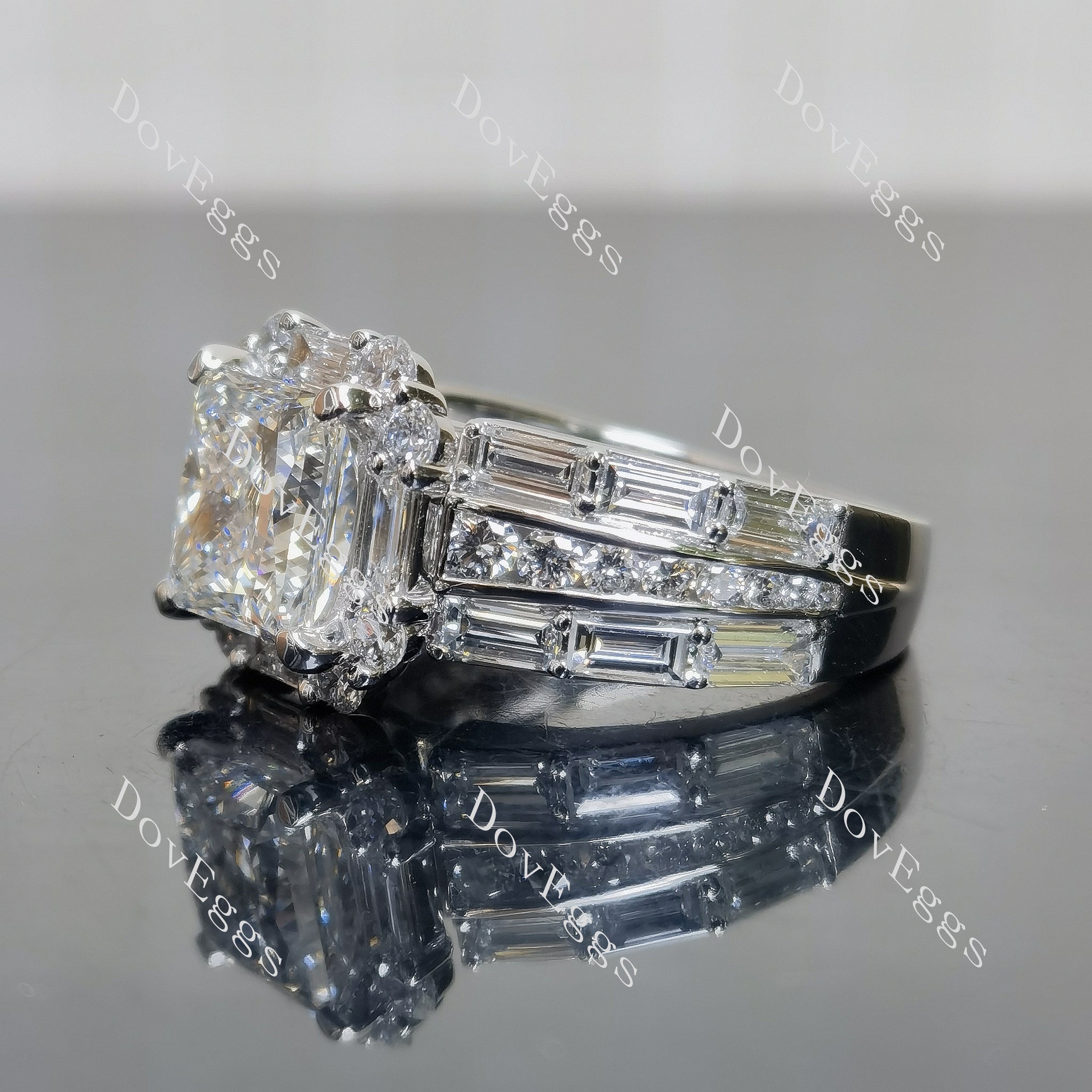 The exquisite pave arrangement of the ring arm forms a visual extension with the center stone