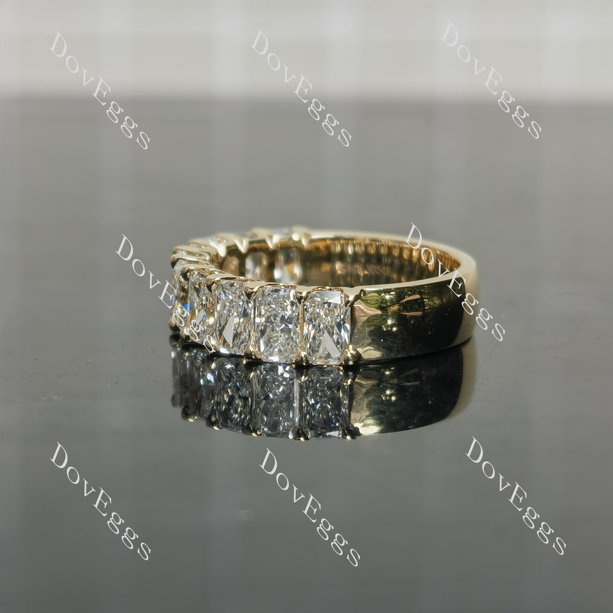 Close up of precision set pave radiant stones| Doveggs