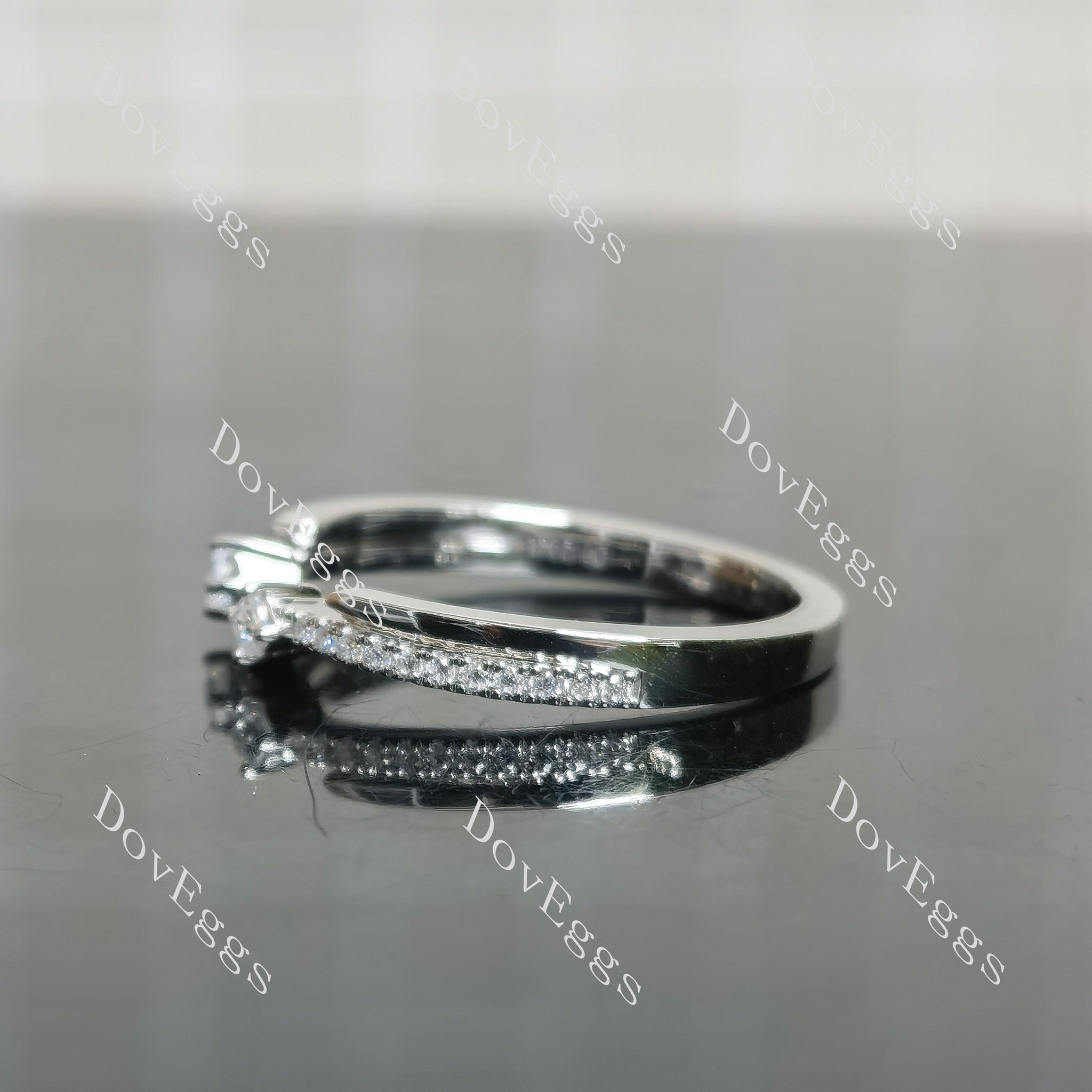 Round pave vintage moissanite or lab diamond wedding band|Doveggs