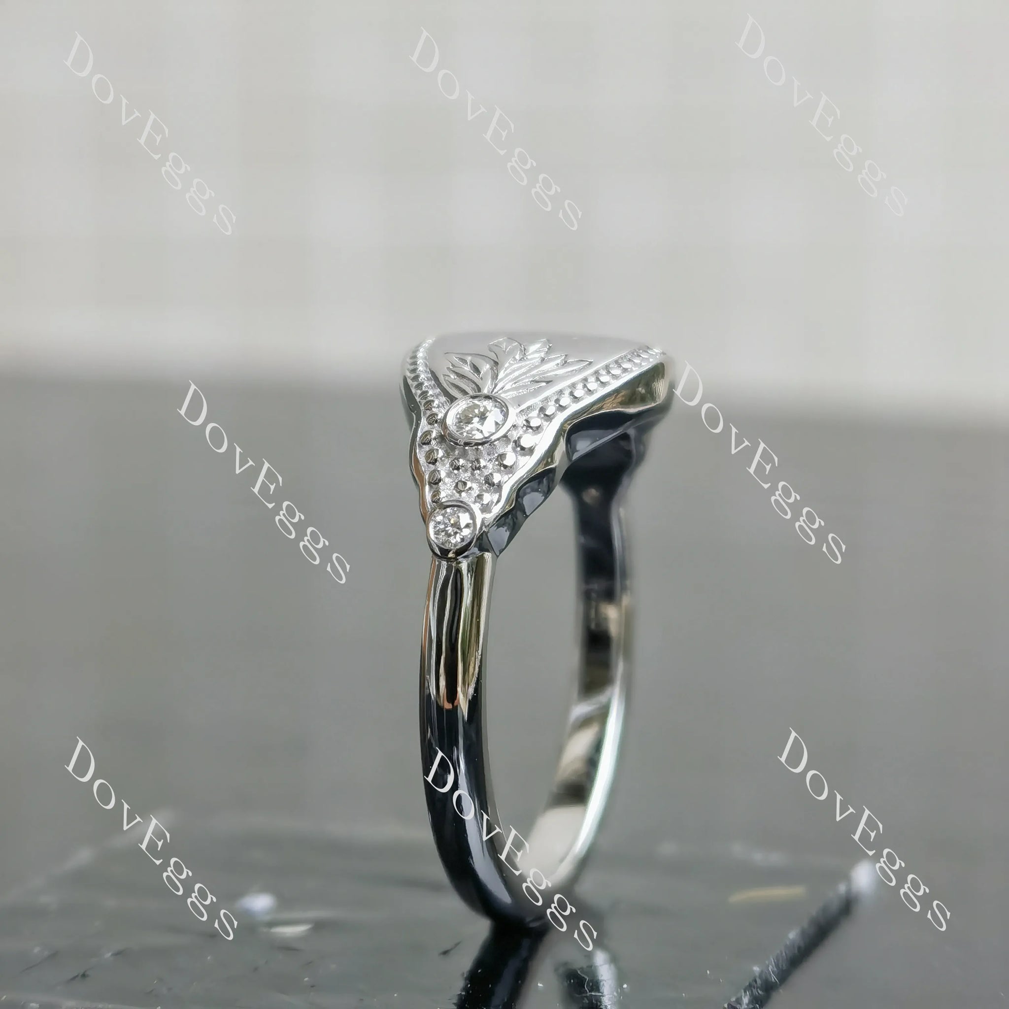 Floral vintage round moissanite/colored gem signet ring side view| Doveggs