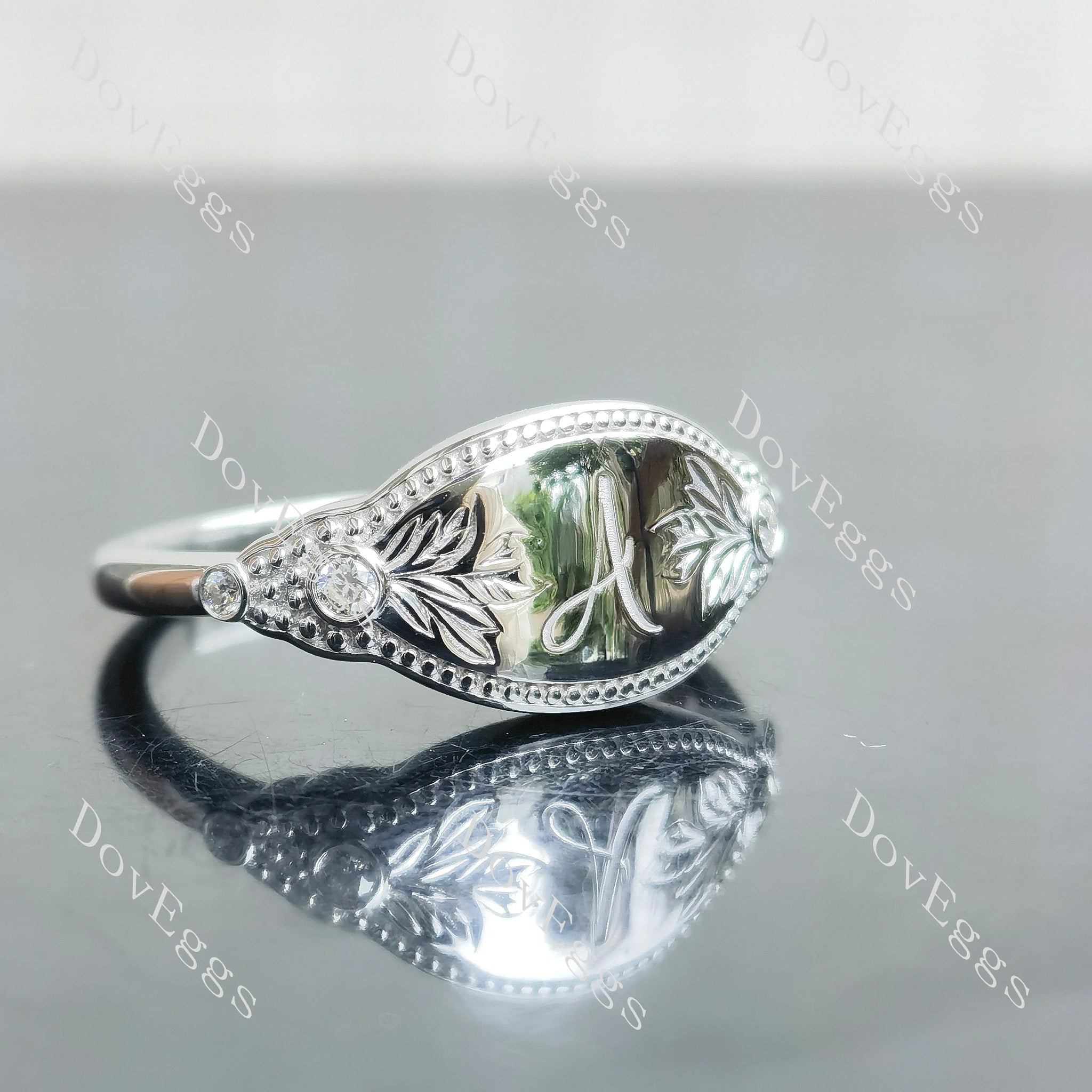 Doveggs XR2467 ring| personalized custom symbol seal