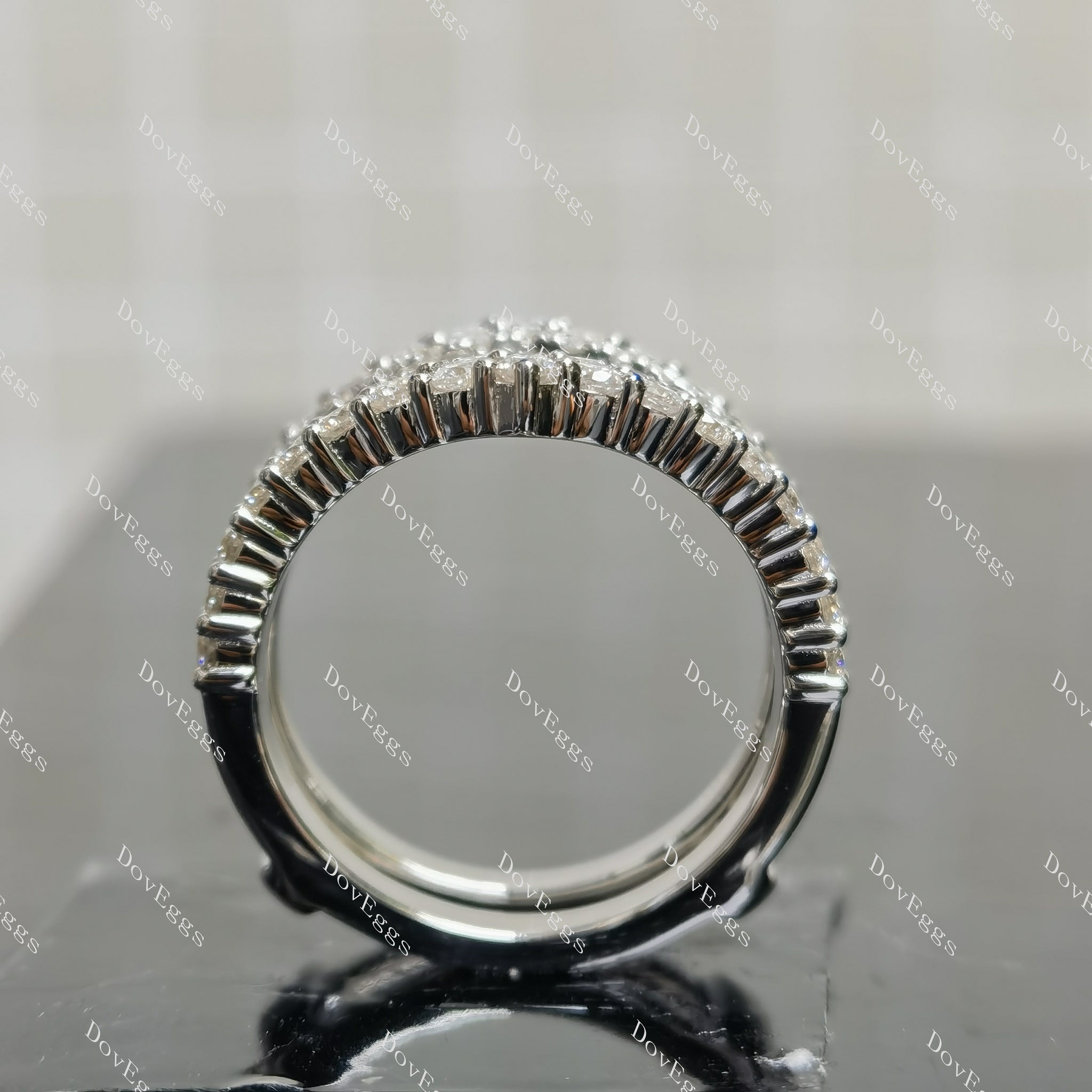 (size #8,#8.25 ) Doveggs sterling silver round moissanite enhancer
