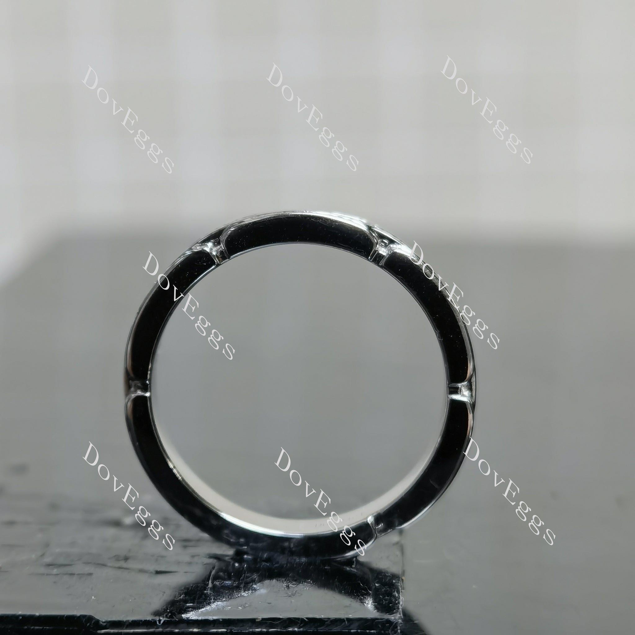(size 6.5-6.75) Doveggs sterling silver round moissanite wedding band