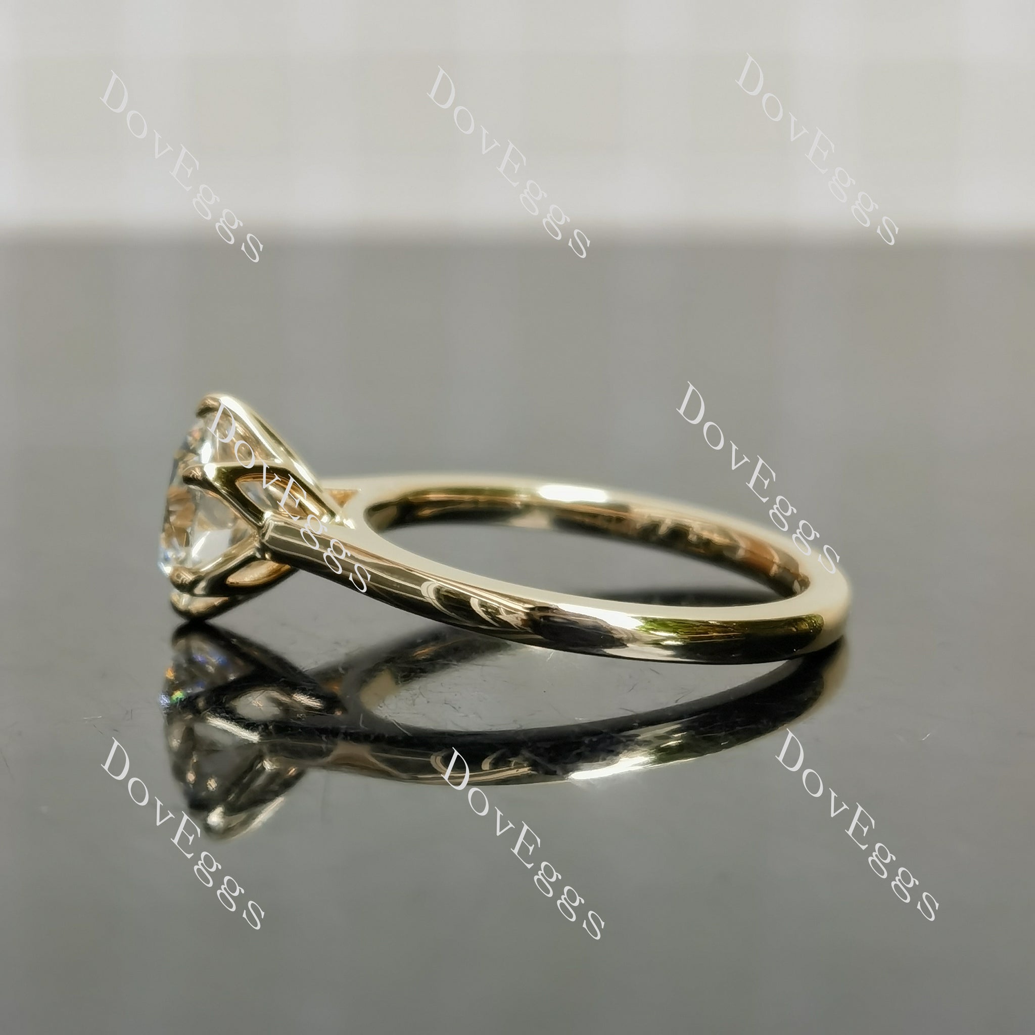 Doveggs round solitaire moissanite engagement ring