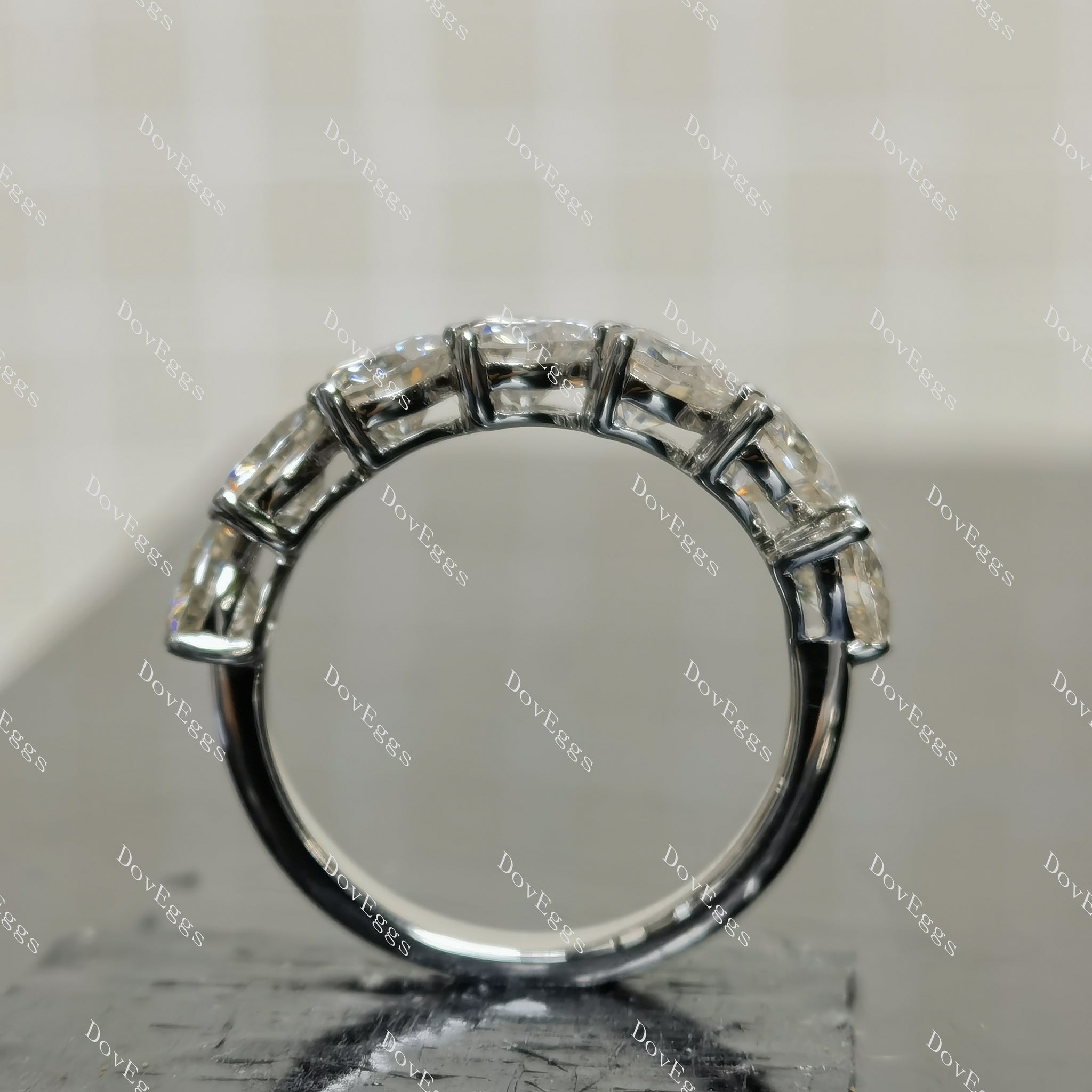 (size 8.5) Doveggs sterling silver 3.5cttw heart moissanite wedding band