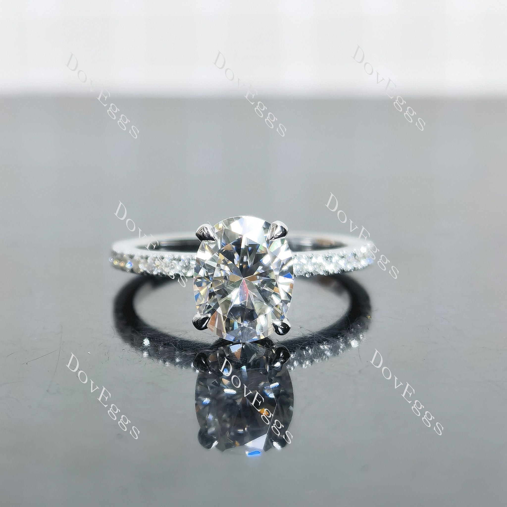 (size 7) Doveggs sterling silver 2ct Oval moissanite engagement ring