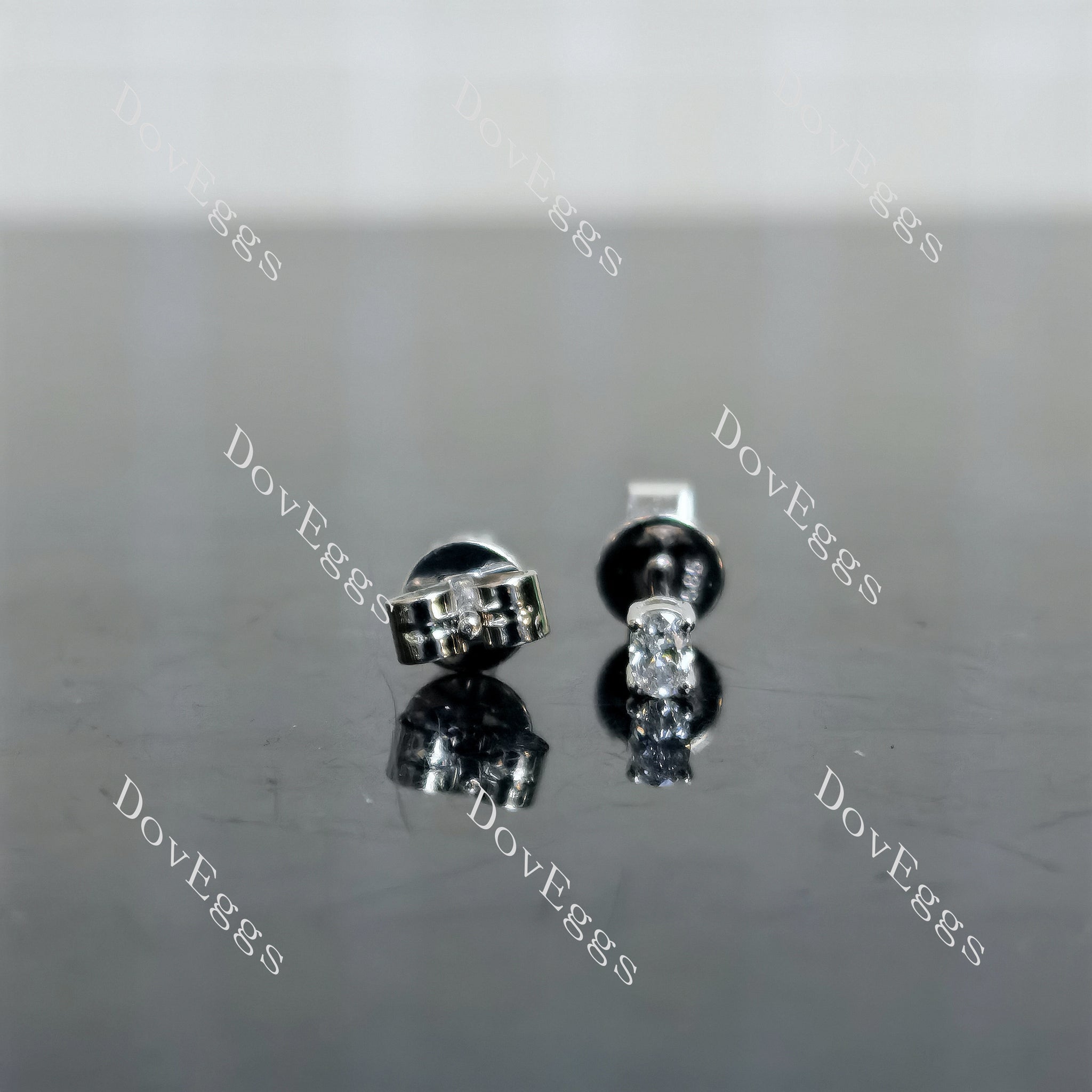 Doveggs pear/oval moissanite/lab grown diamond accnets earrings