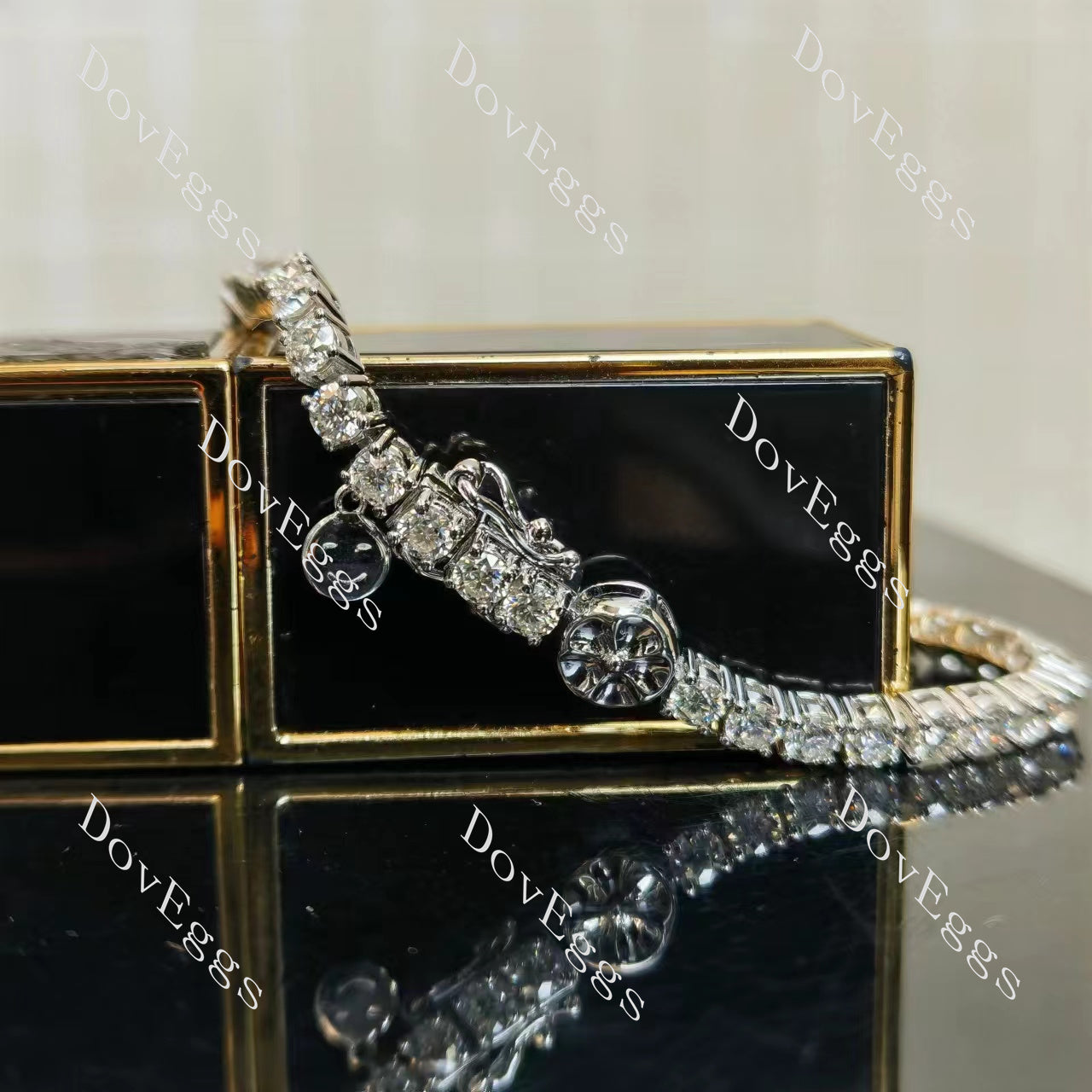 Doveggs round moissanite/lab grown diamond friendship bracelet