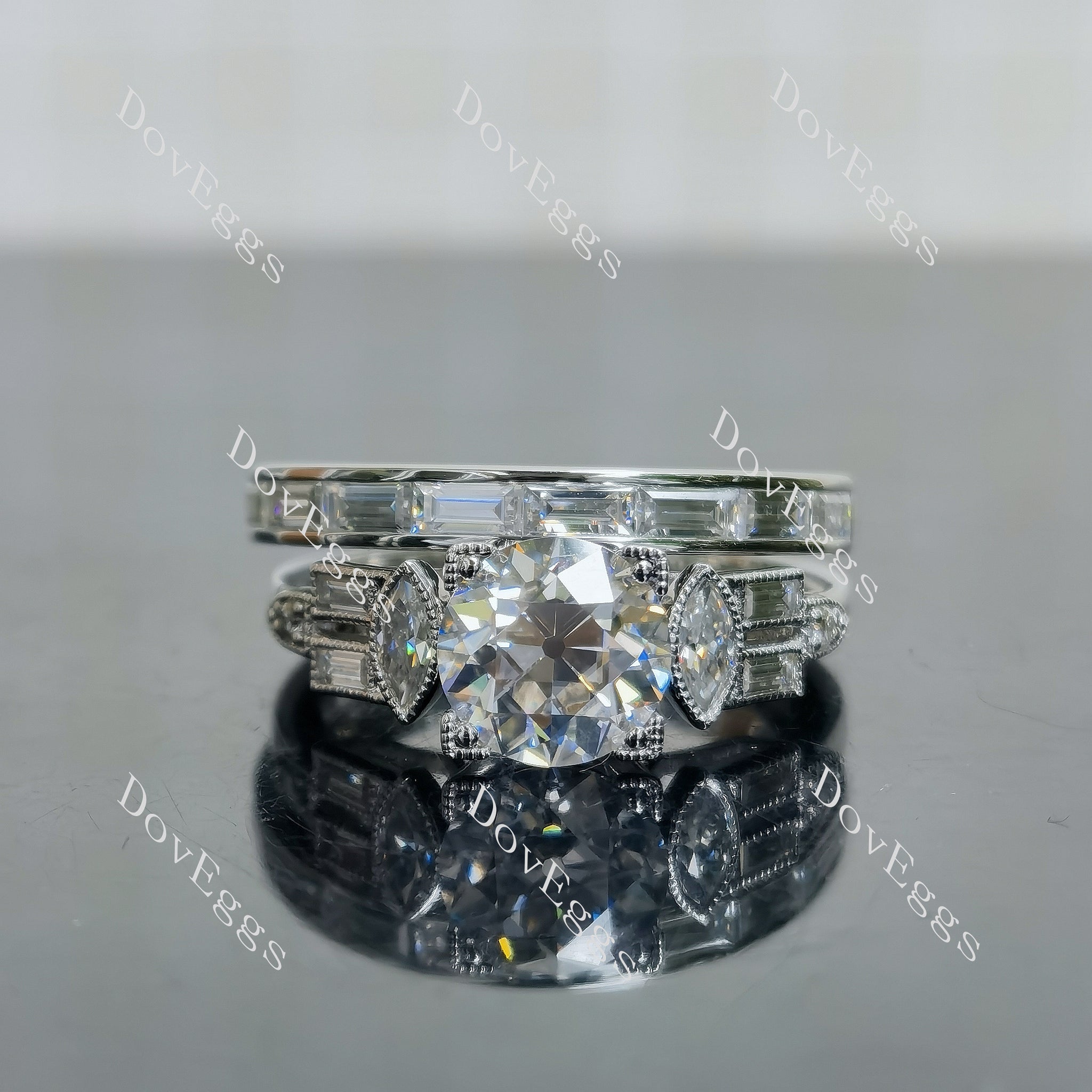 Doveggs round vintage delicate side stones moissanite bridal set (2 rings)