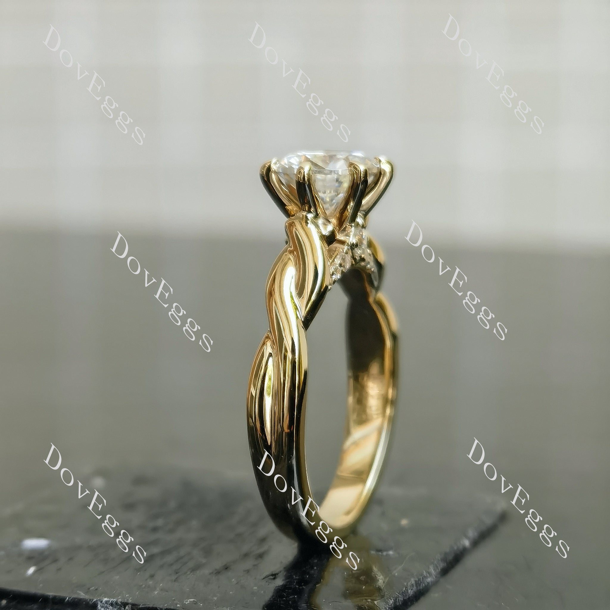 Doveggs round curved vintage moissanite engagement ring