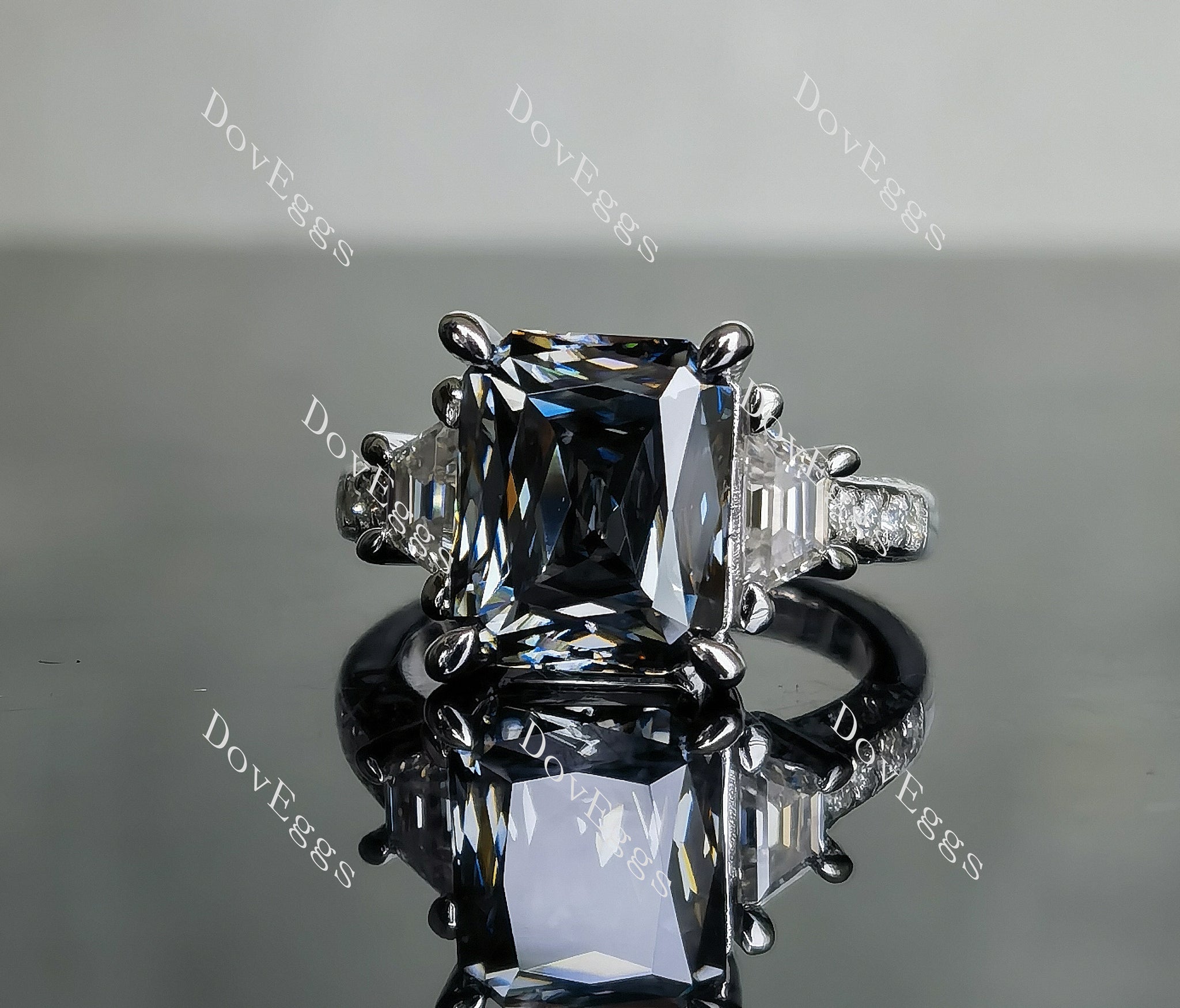 Crisscut moissanite store