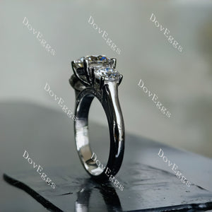 Doveggs round three-stone moissanite engagement ring