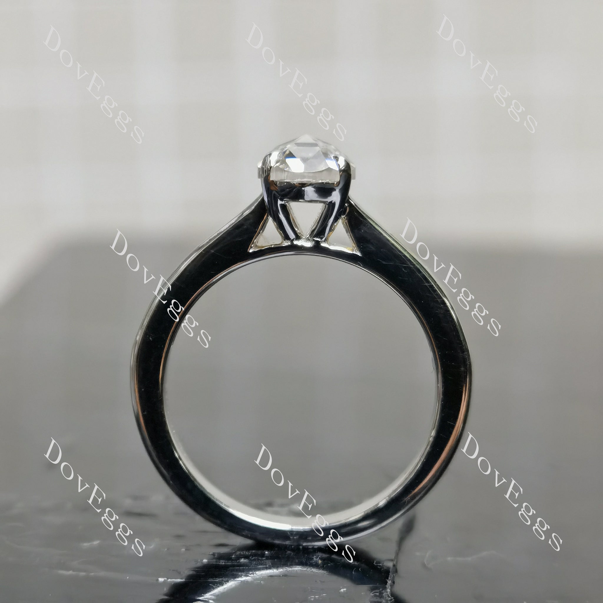 (size 6.5)Doveggs sterling silver 1.5ct Oval moissanite engagement ring