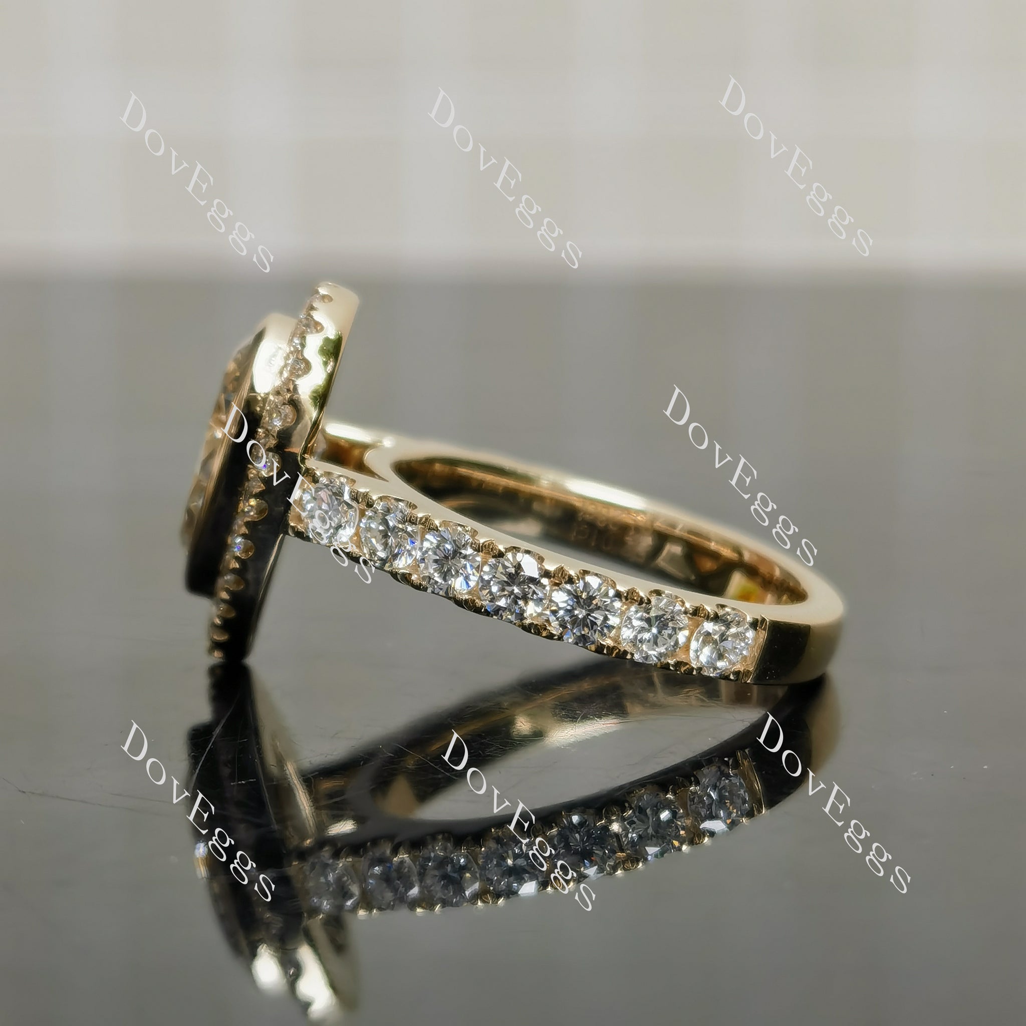 Doveggs Pear Bezel Halo Lab Grown Diamond Engagement Ring