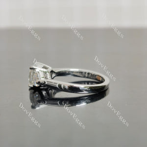 (size 4) Doveggs sterling silver 1ct cushion moissanite engagement ring