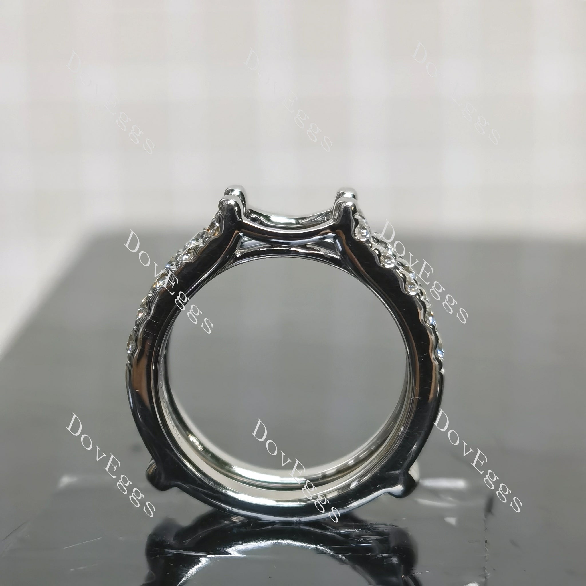 (size 5.25) Doveggs sterling silver round moissanite wedding band