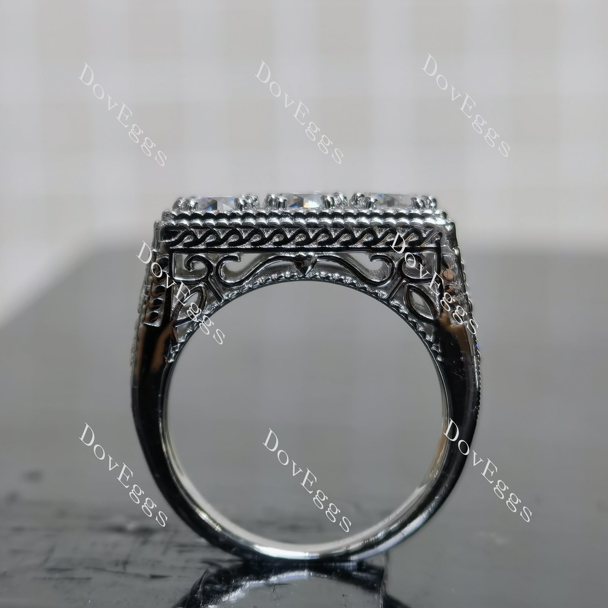 (size 6.5) Doveggs sterling silver round three stones moissanite ring