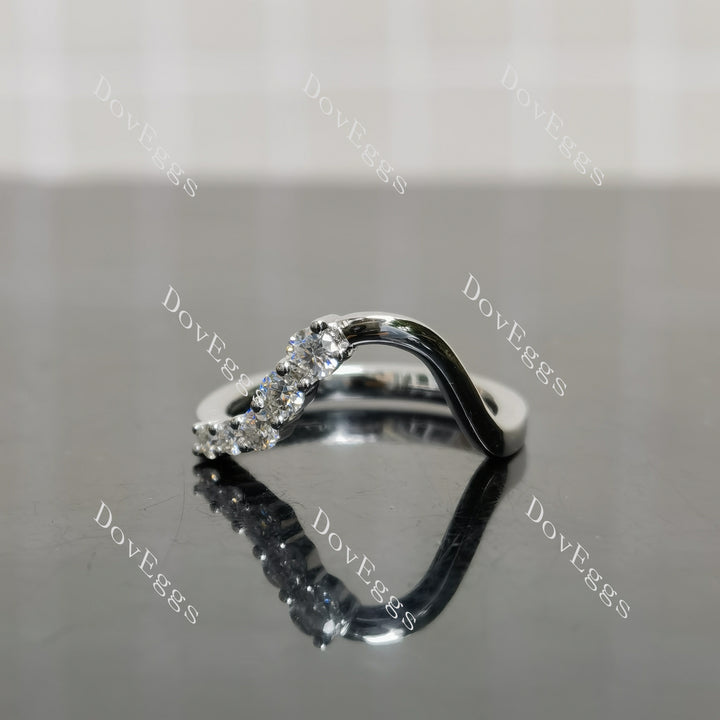 (size 5.75) Doveggs round moissanite wedding band