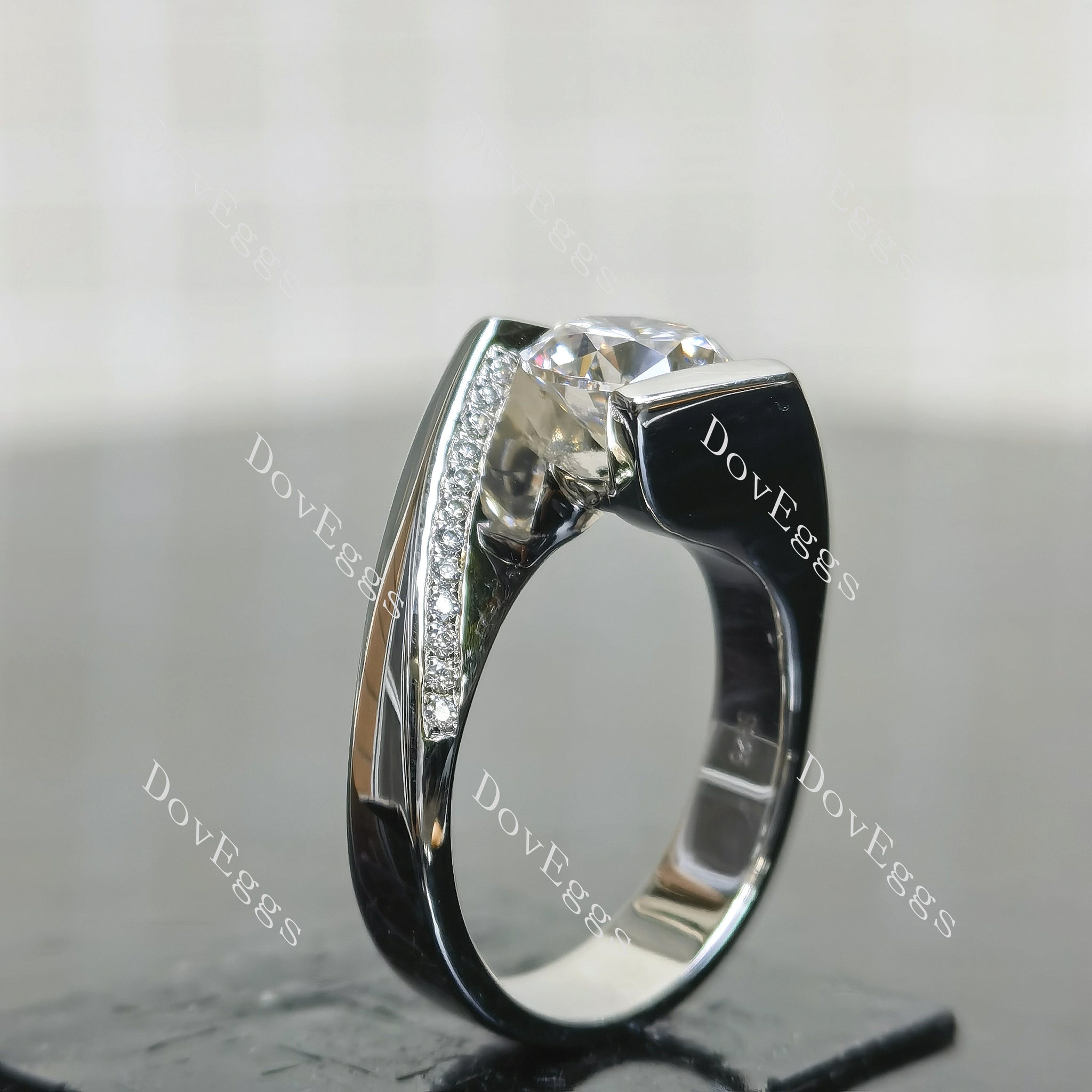 (size 6.25-6.5) Doveggs sterling silver 1.5ct round moissanite engagement ring