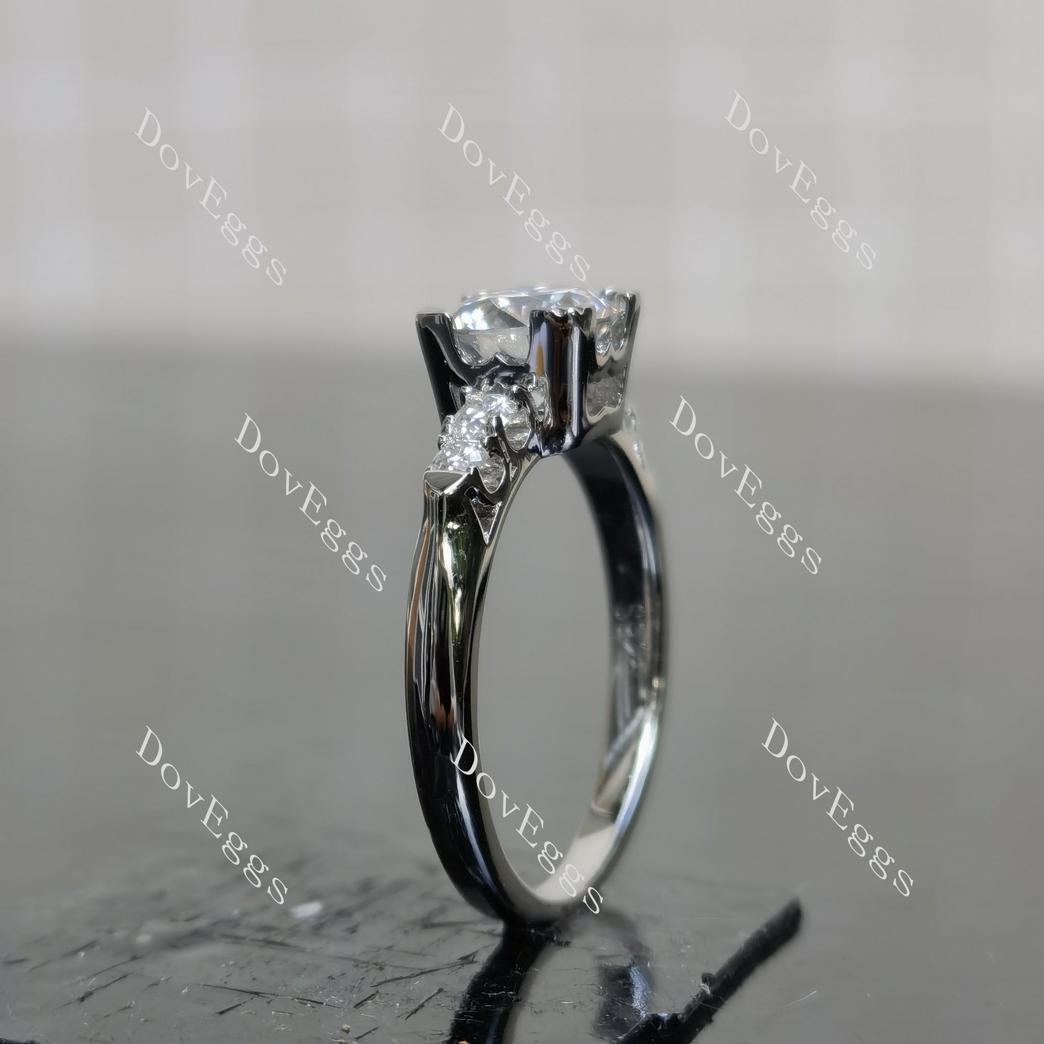 (size 6.25) Doveggs sterling silver 1ct round moissanite engagement ring