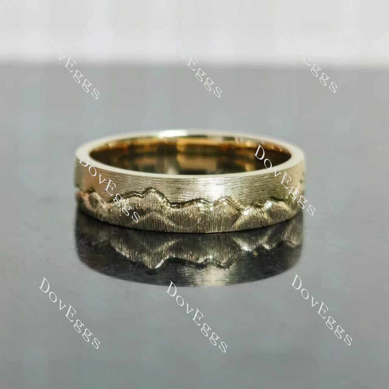 Doveggs mountain carved plain band-5.5mm band width