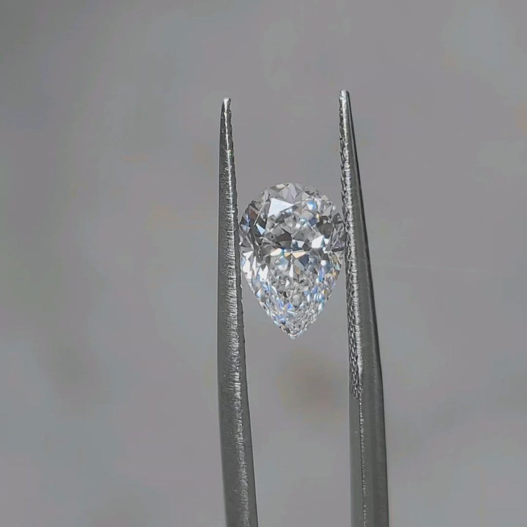 "Sunlight video showing 2.037ct pear cut diamond's teardrop brilliance"