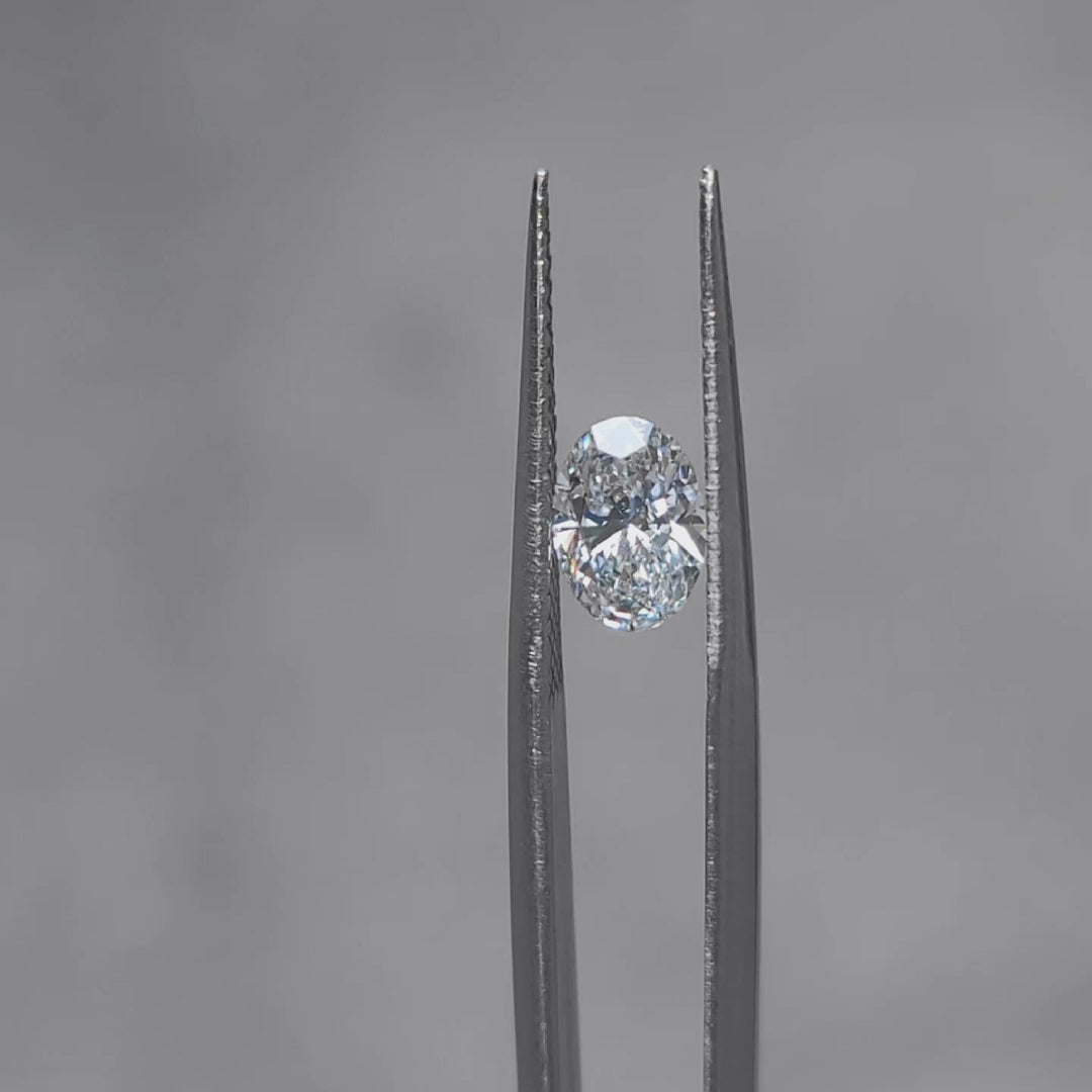 Sunlight video showing 1.02ct oval lab diamond's fire and brilliance in natural daylight