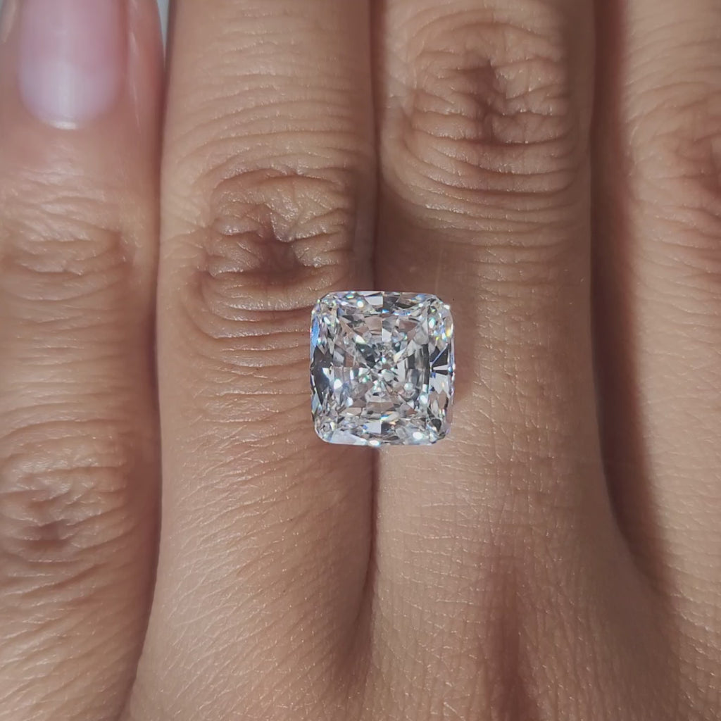 video of 5.037ct cushion diamond in evening light
