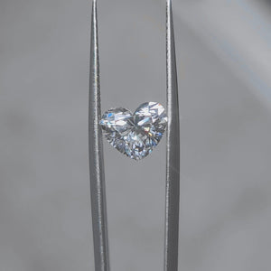 Daylight video of 2.51ct heart E color diamond's sparkle